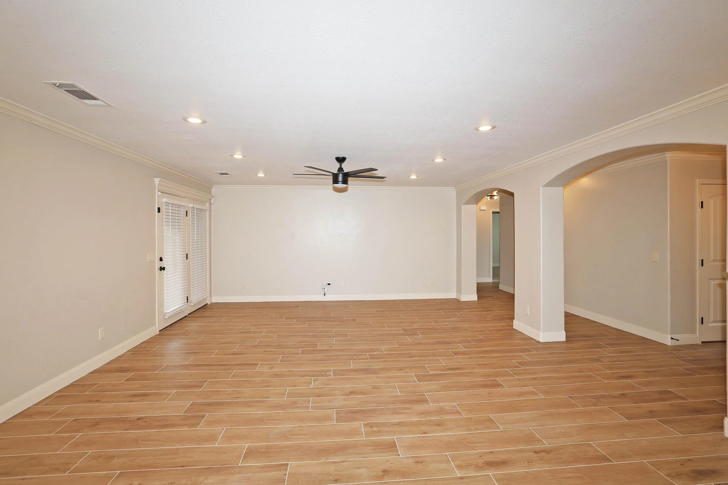 5-Living Area.jpg