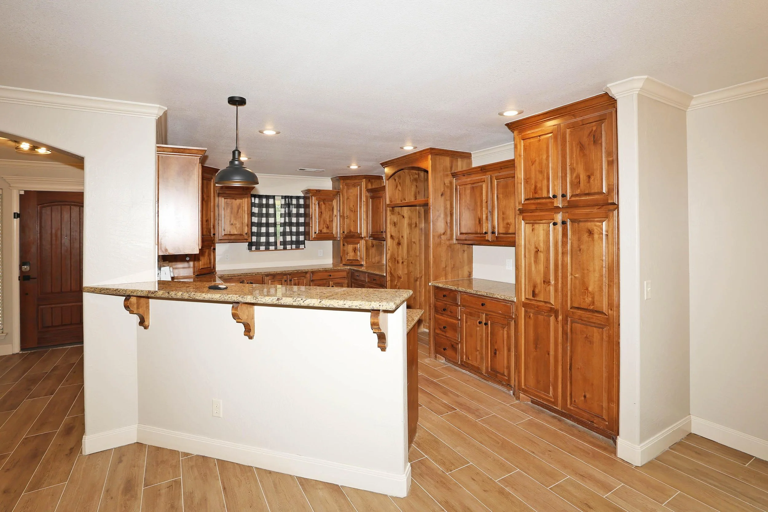 8-Kitchen.jpg