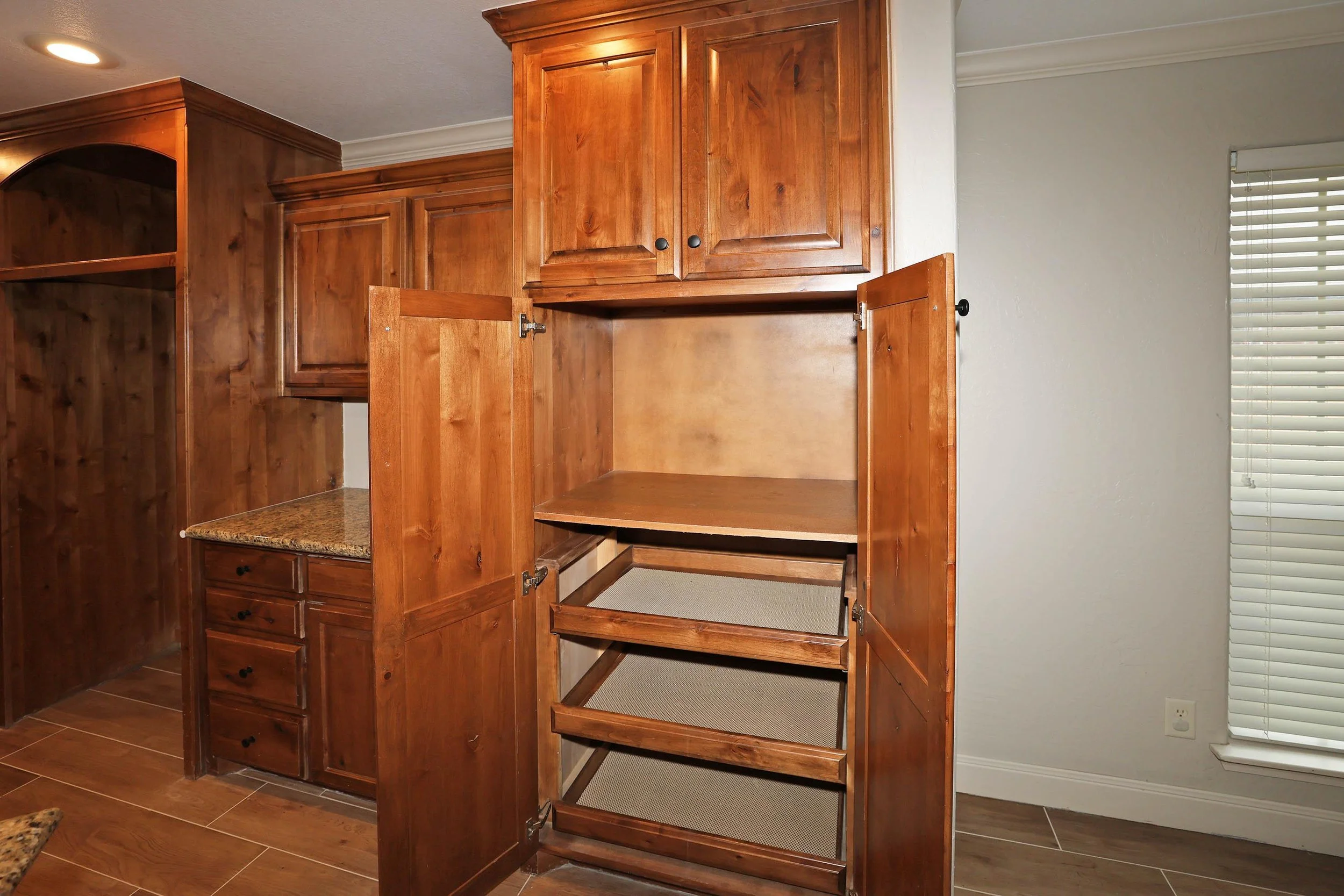 12-Kitchen Pantry.jpg