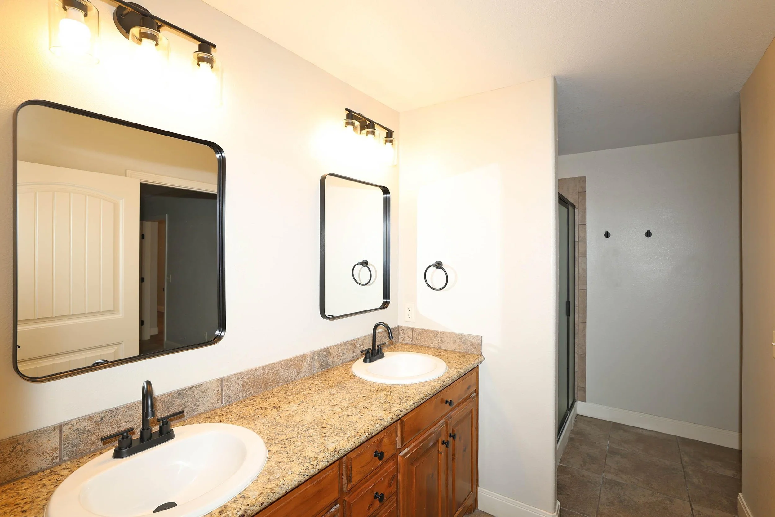 15-Primary Bath.jpg