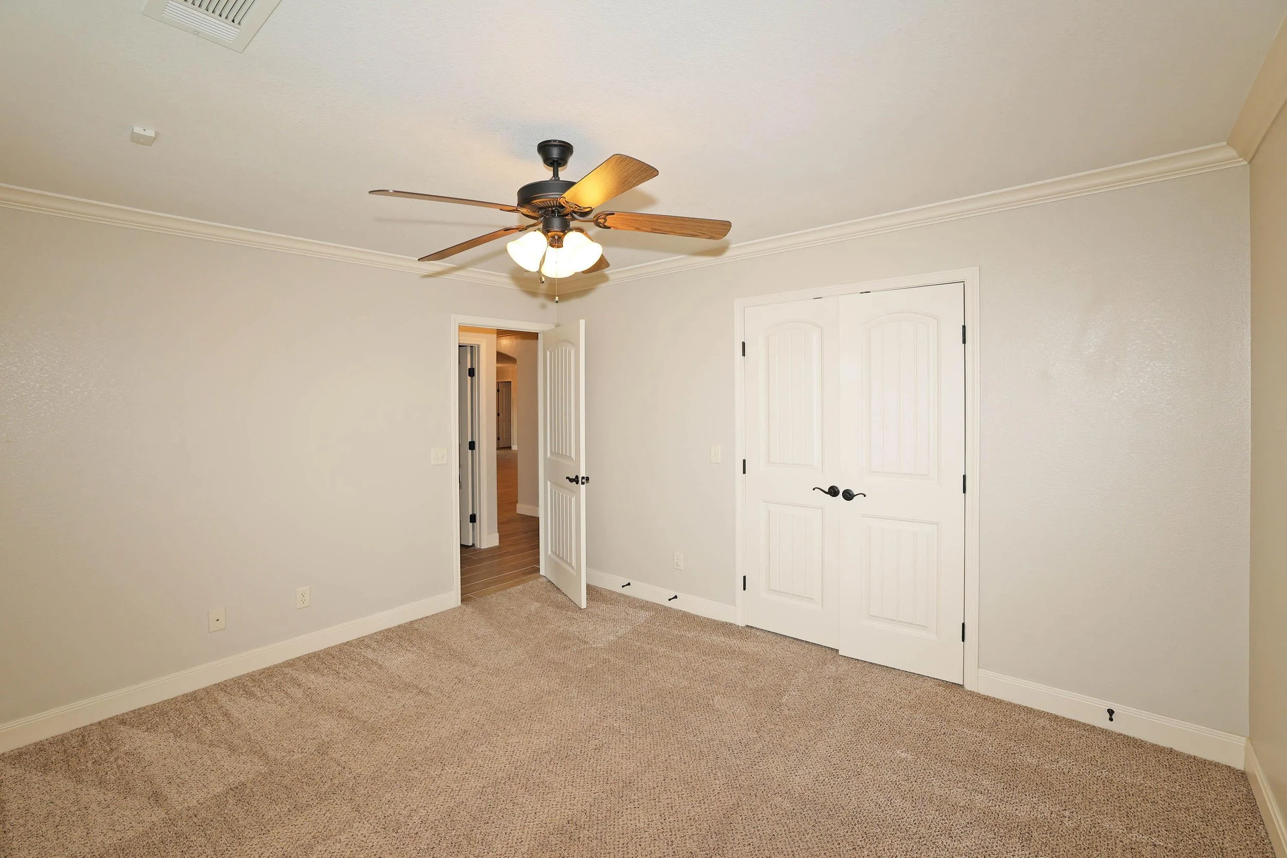 20-2nd Bedroom.jpg