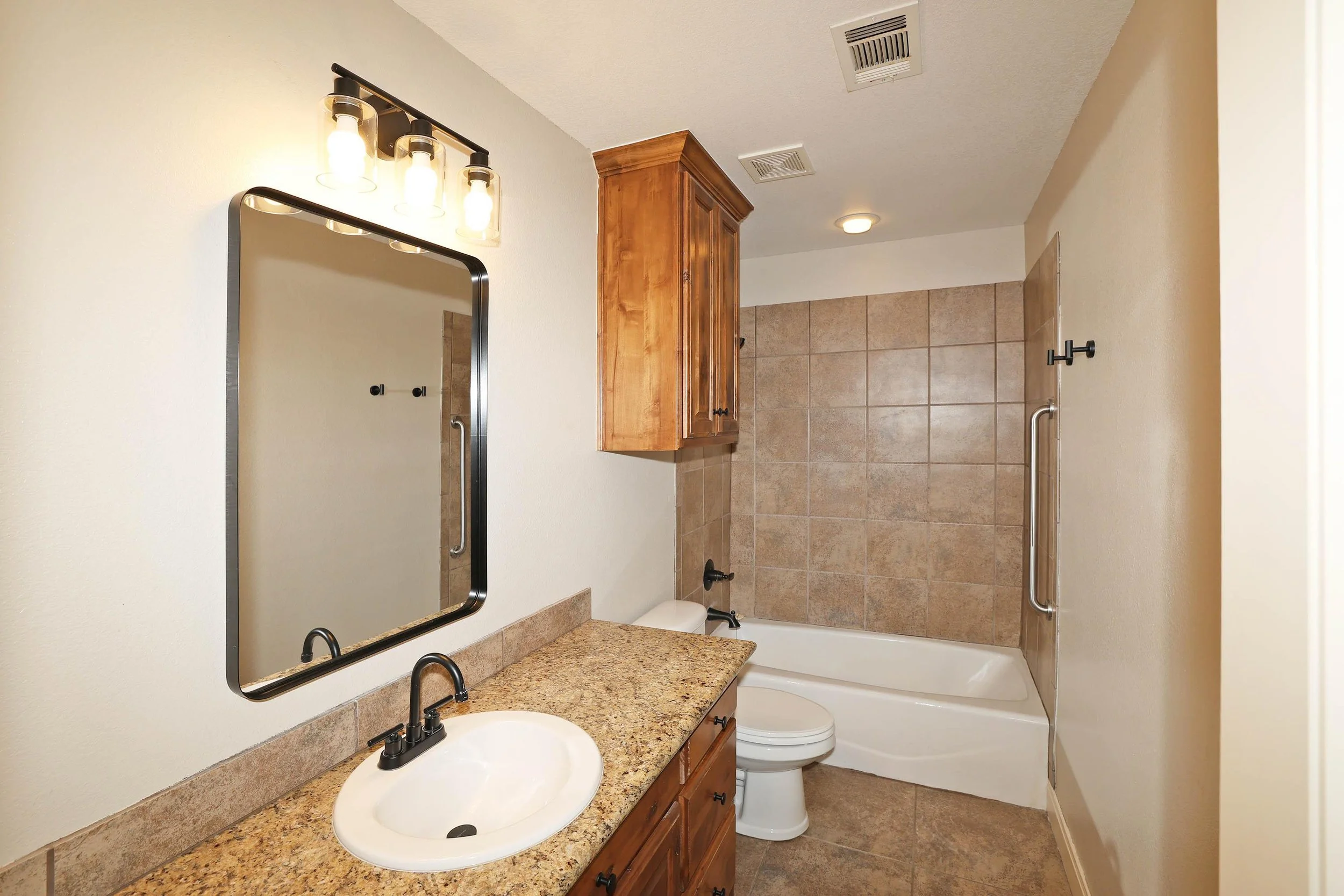 23-Bathroom.jpg