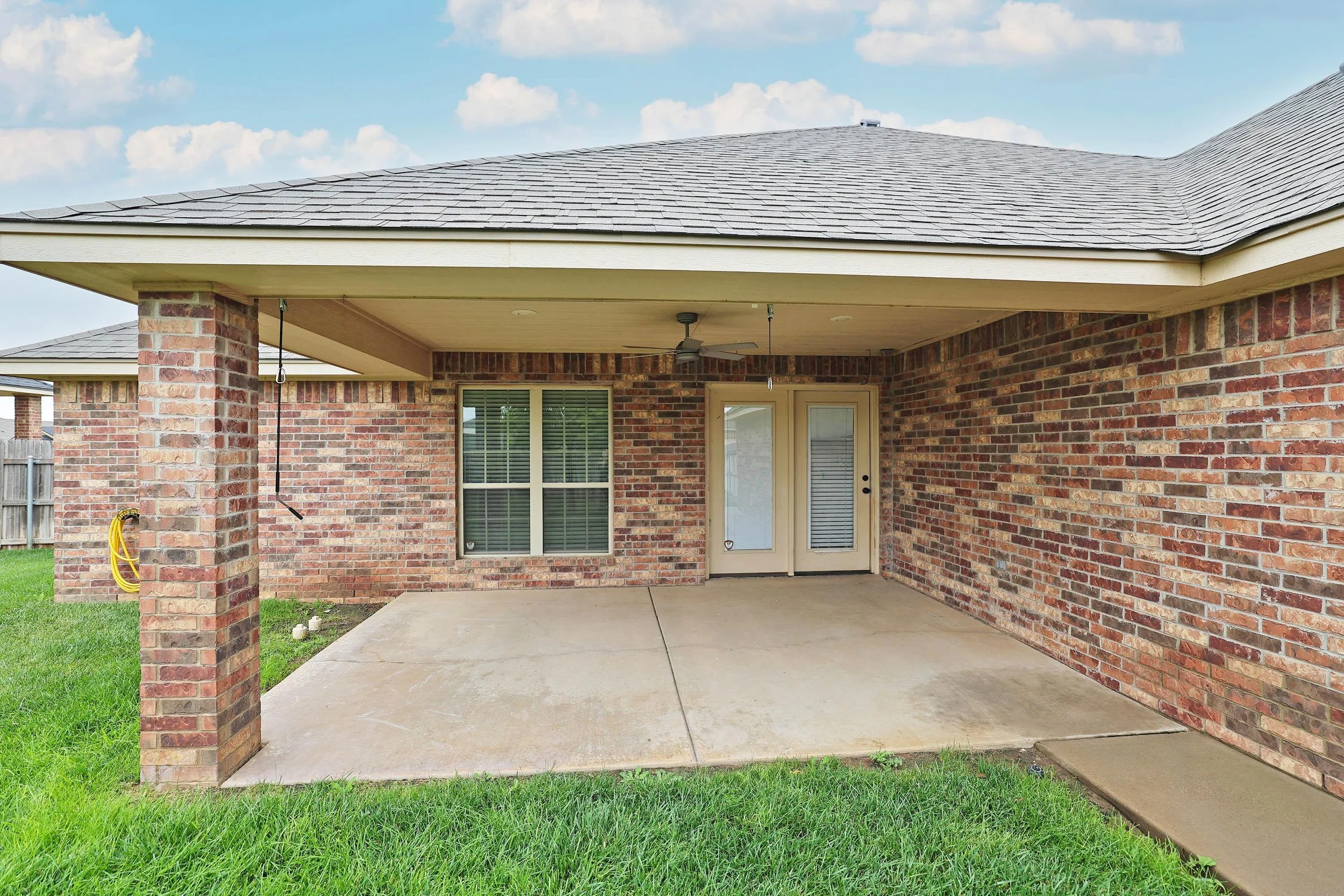 25-Back Patio.jpg