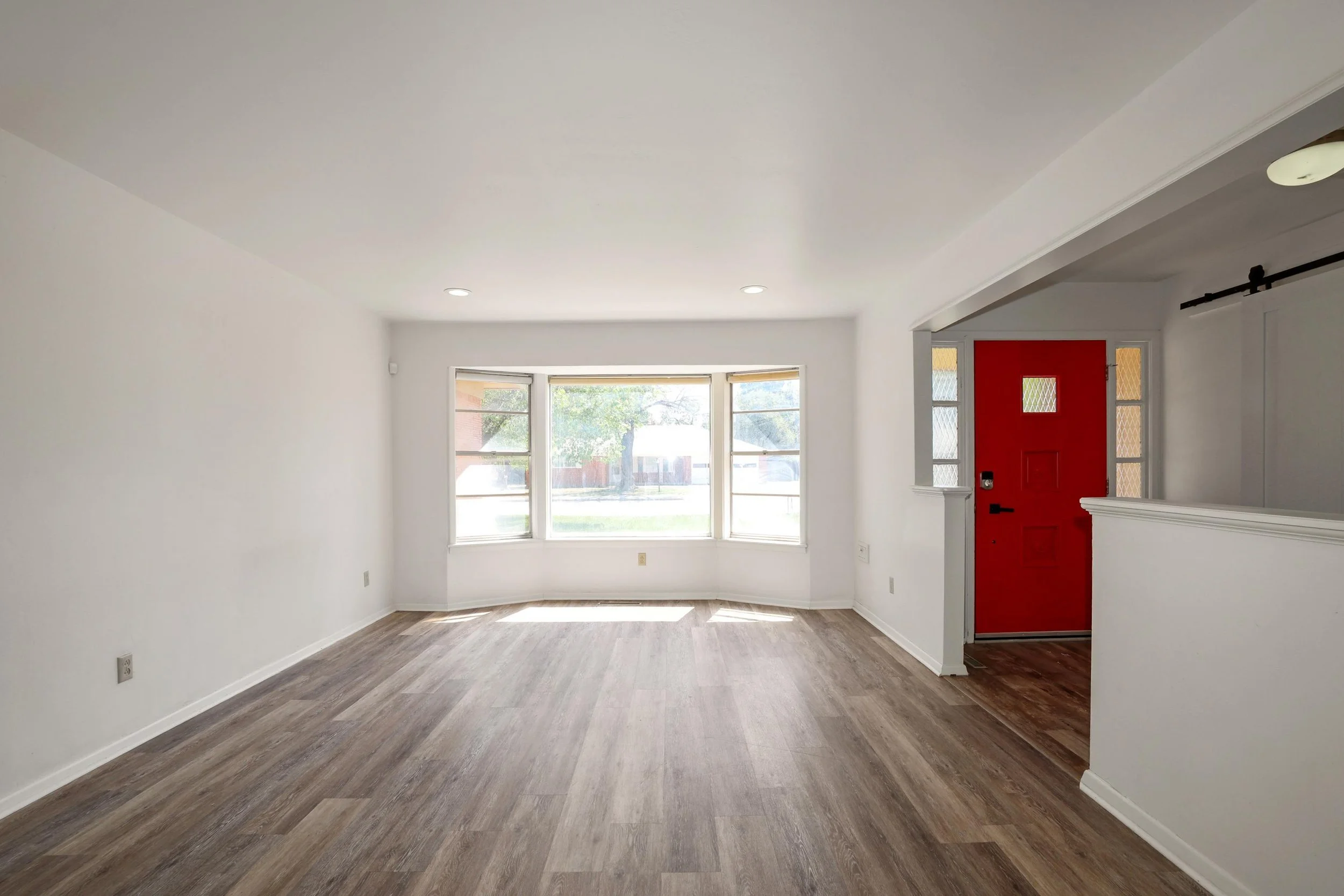 5-Living Area.jpg
