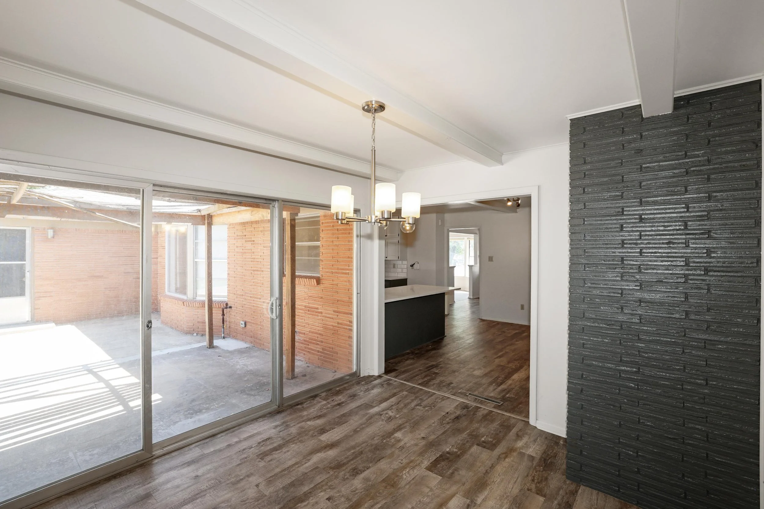 13-Sunroom.jpg