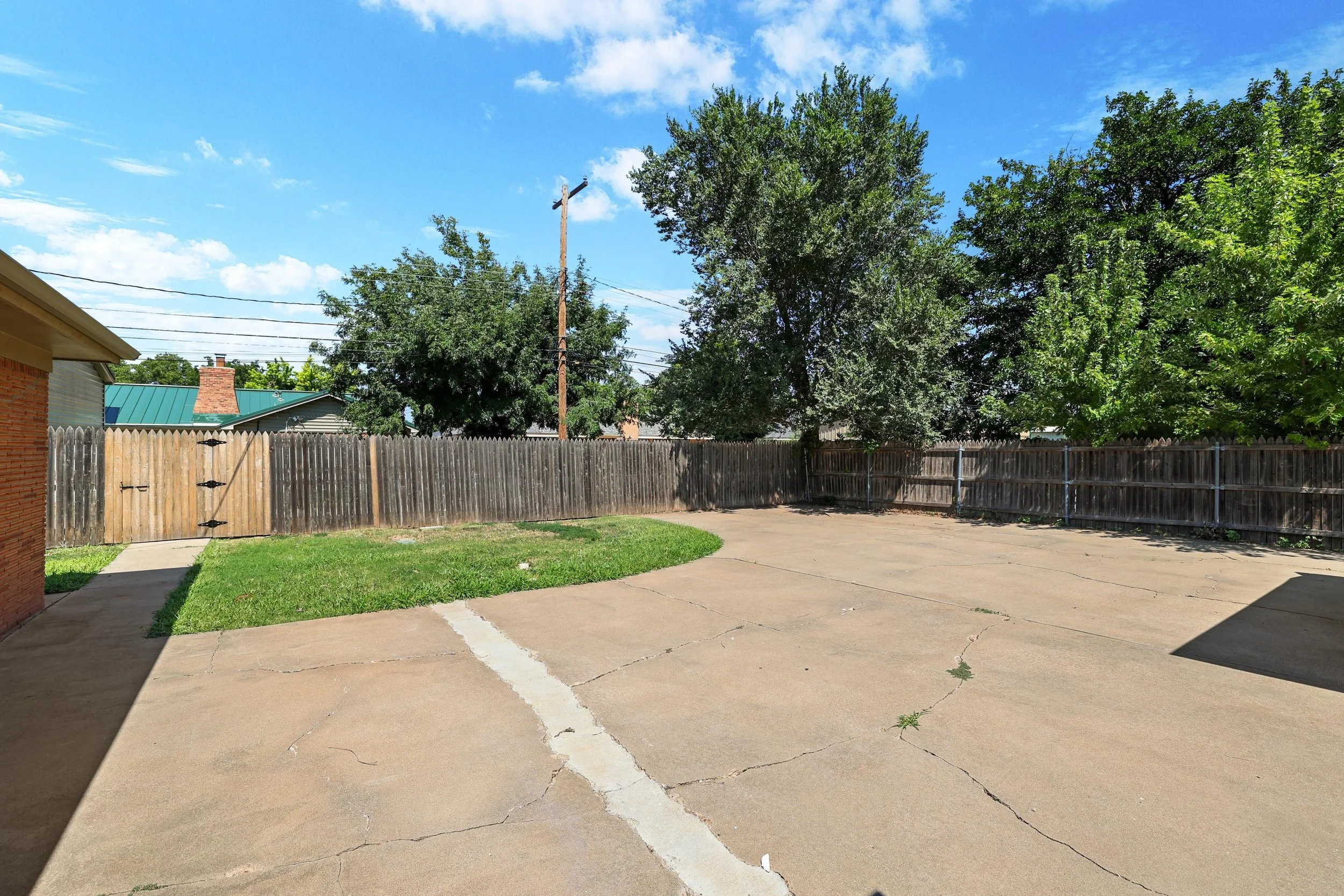 30-Backyard.jpg