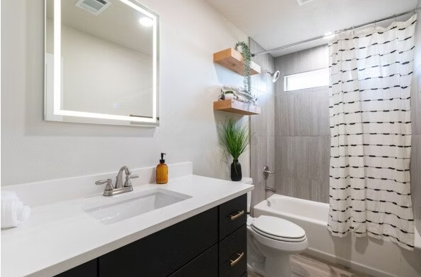 Bedroom 3 Bath .png