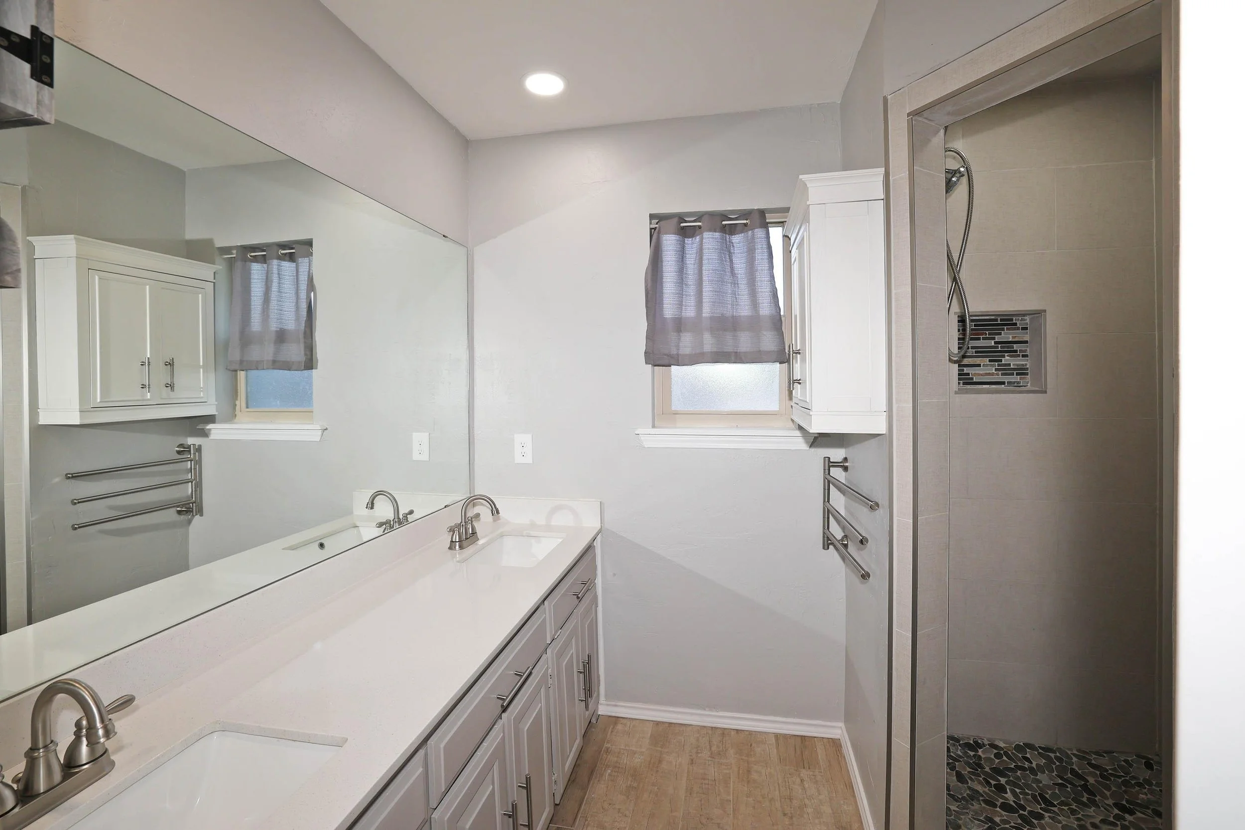 15-Primary Bath.jpg