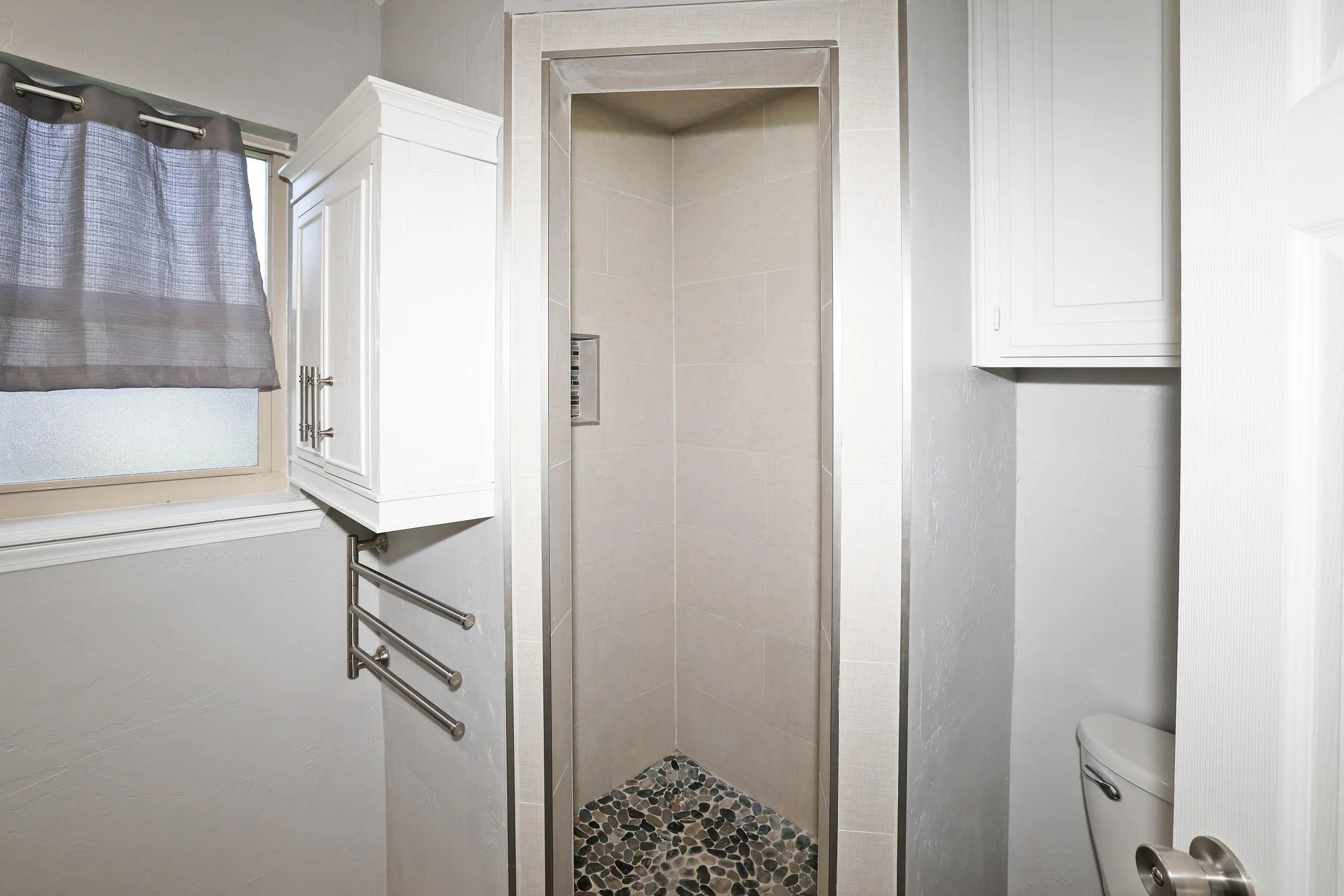 16-Primary Bath Shower.jpg
