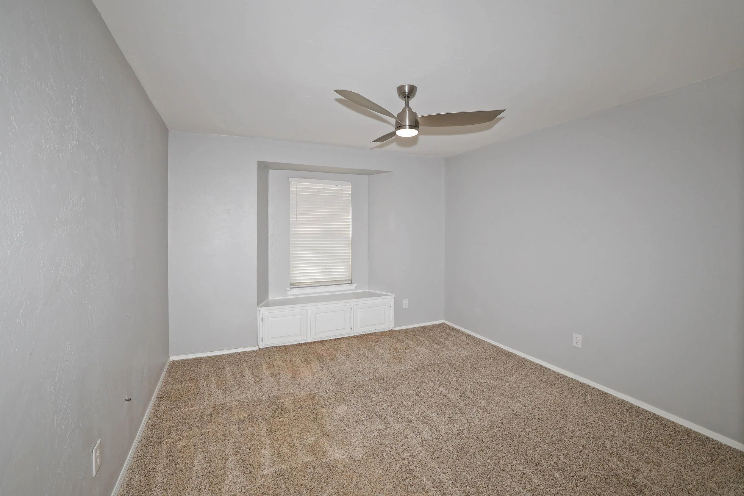 20-3rd Bedroom.jpg