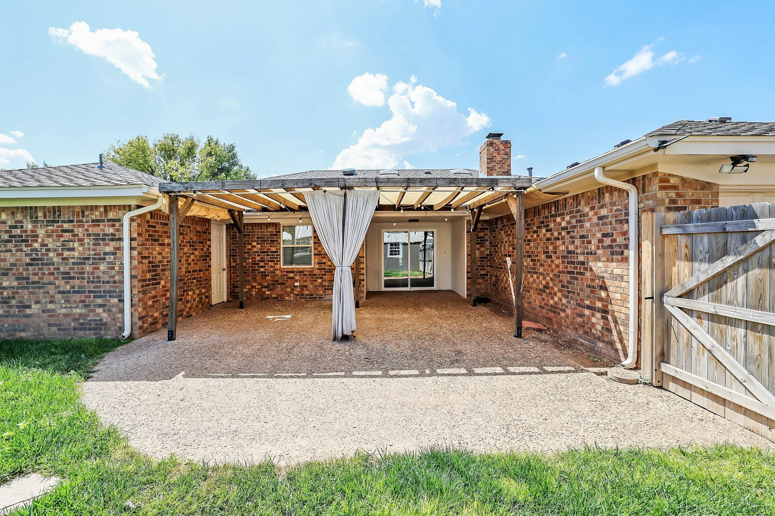 27-Back Patio.jpg