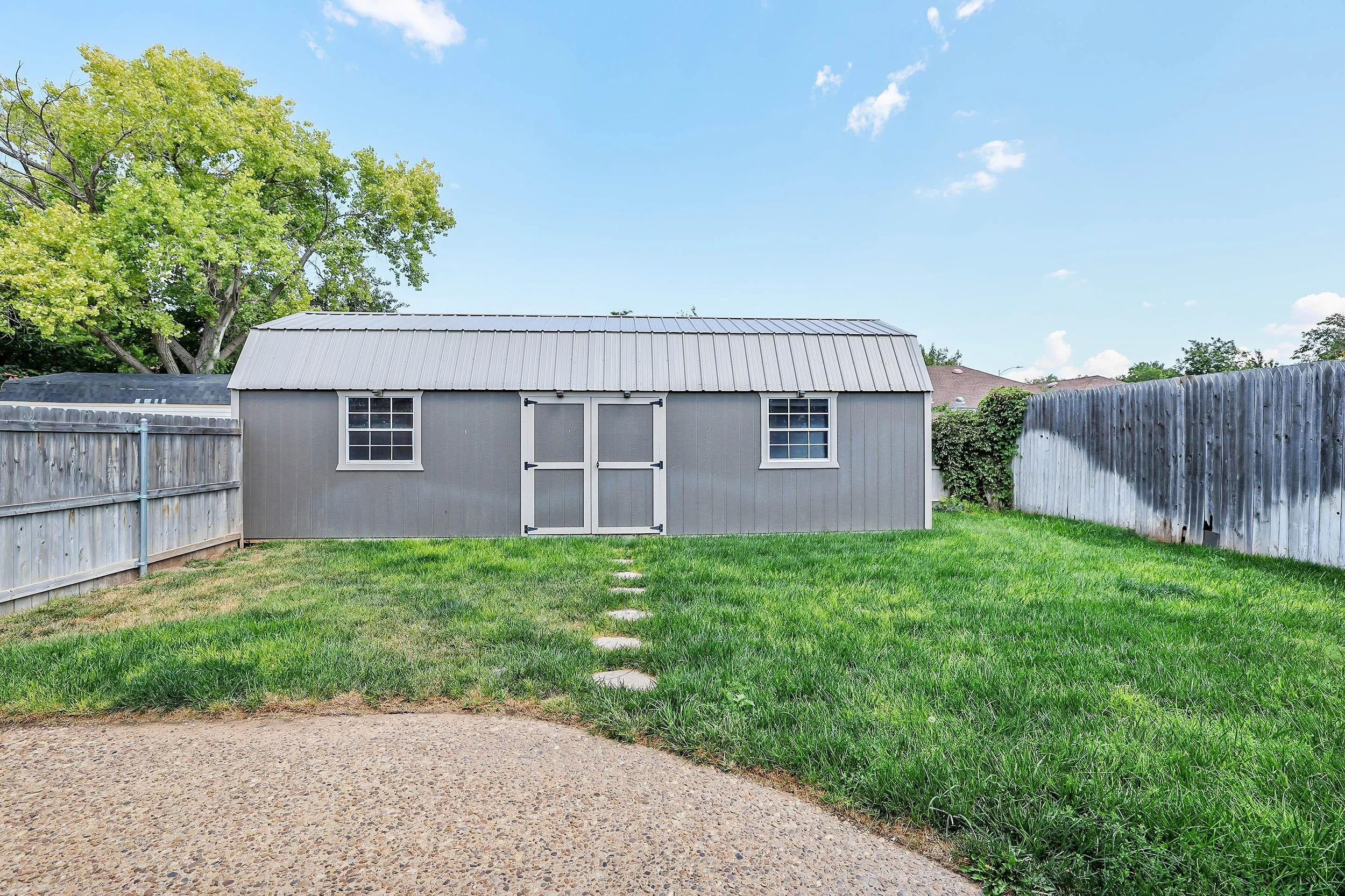 29-Backyard.jpg