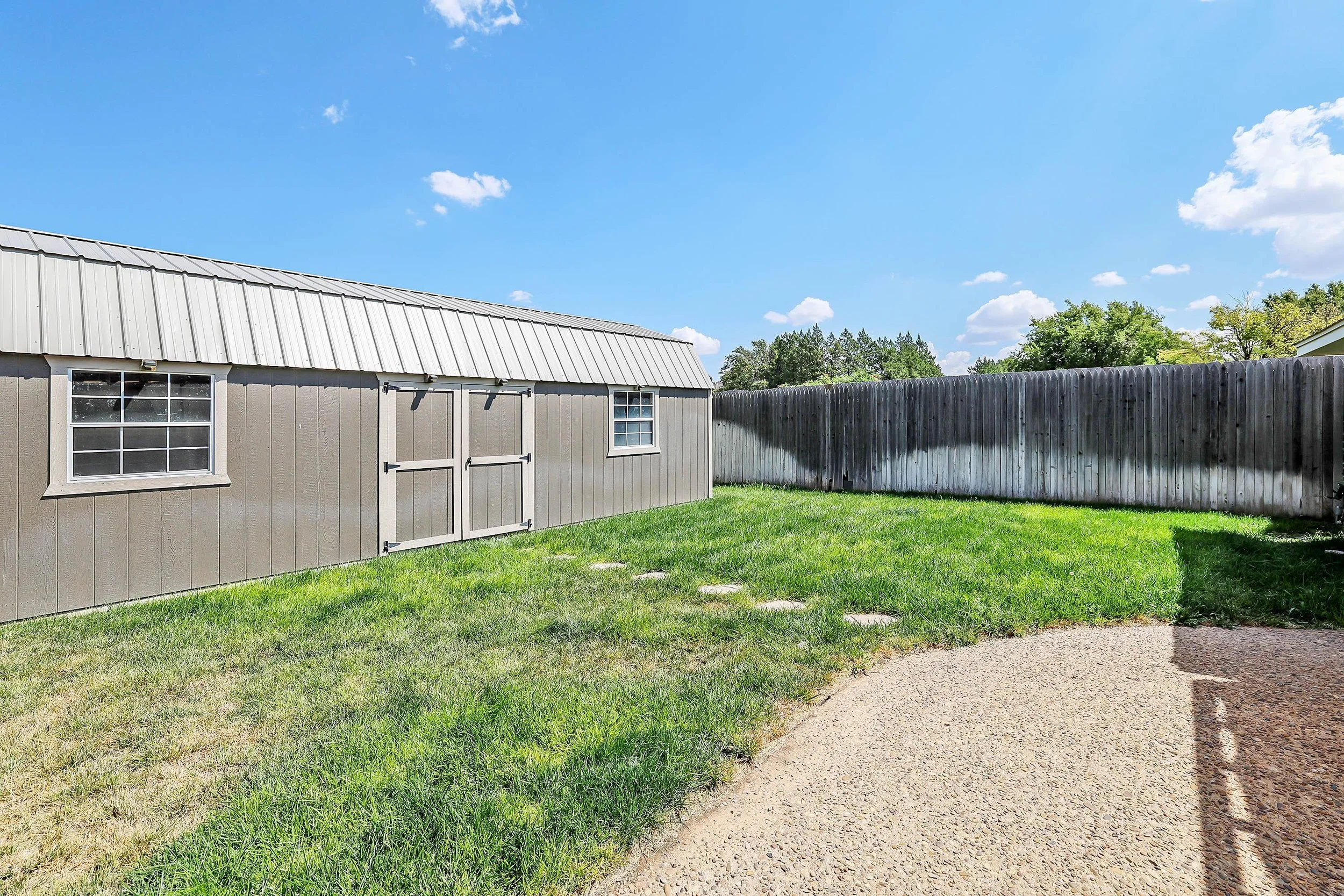 30-Backyard.jpg