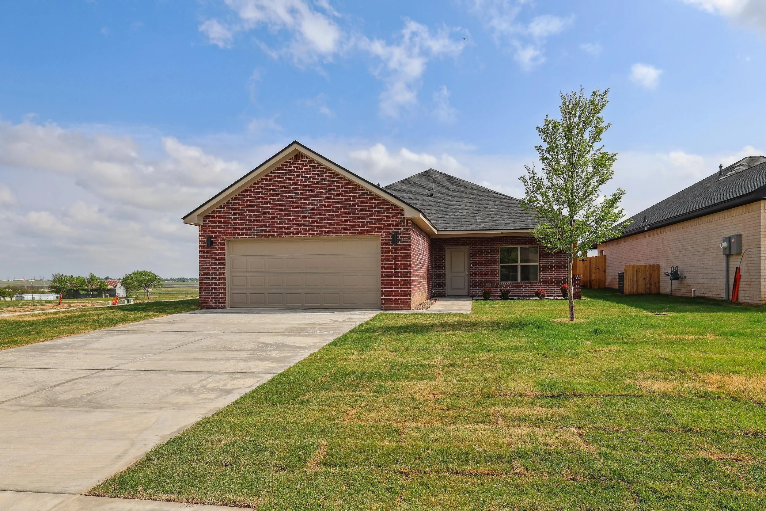 4705 Front.jpg