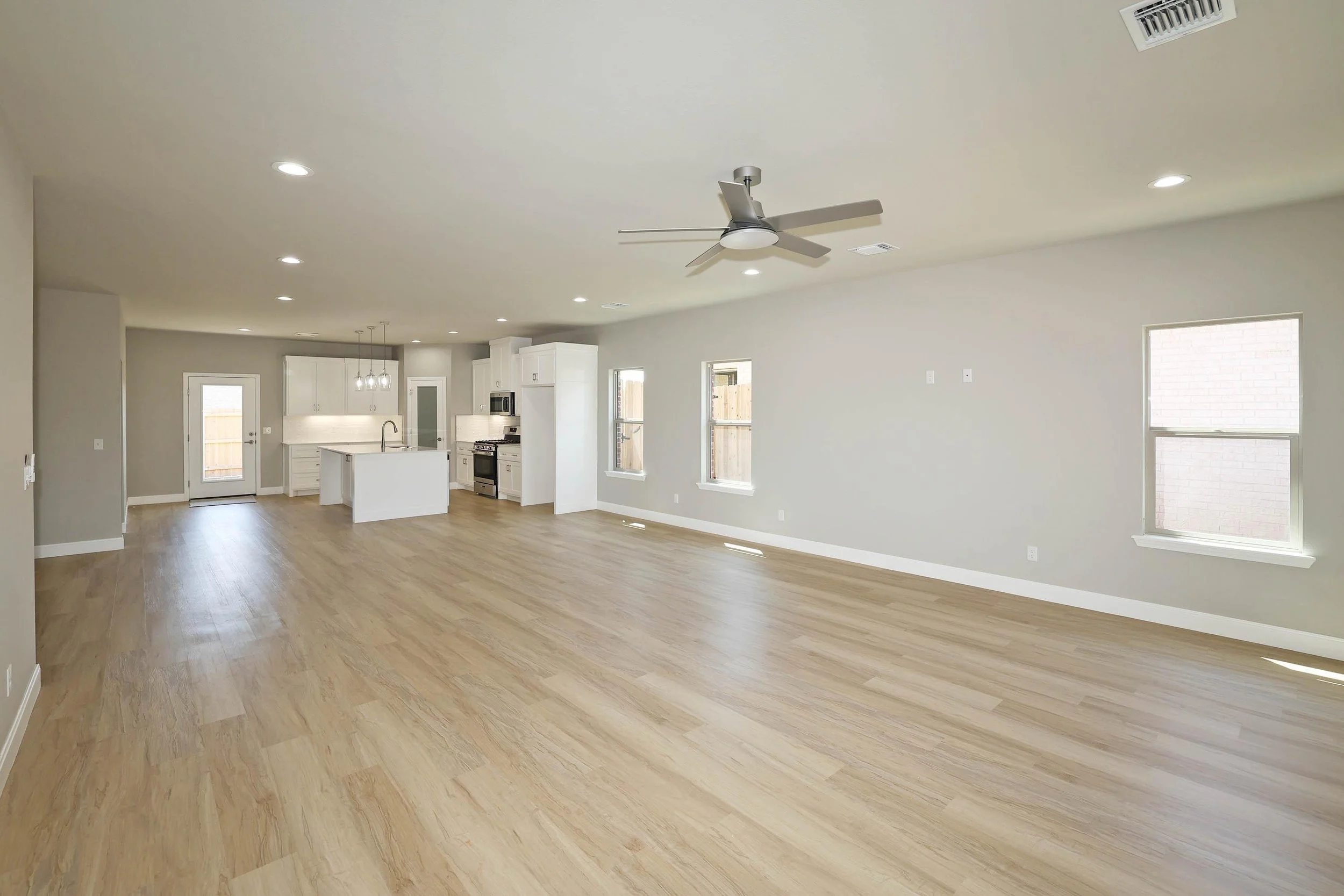 4-Living Area.jpg
