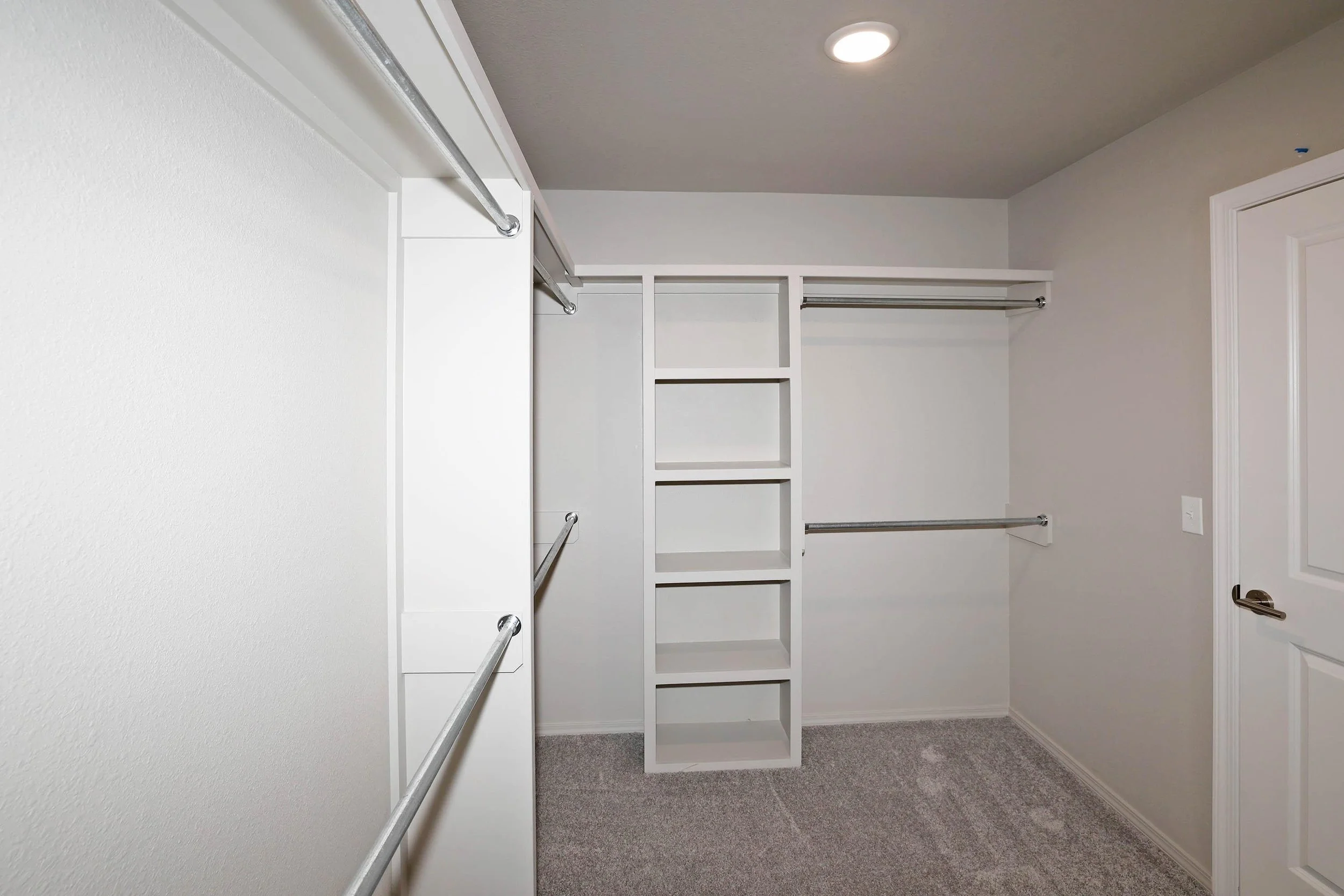 20-Primary Closet.jpg