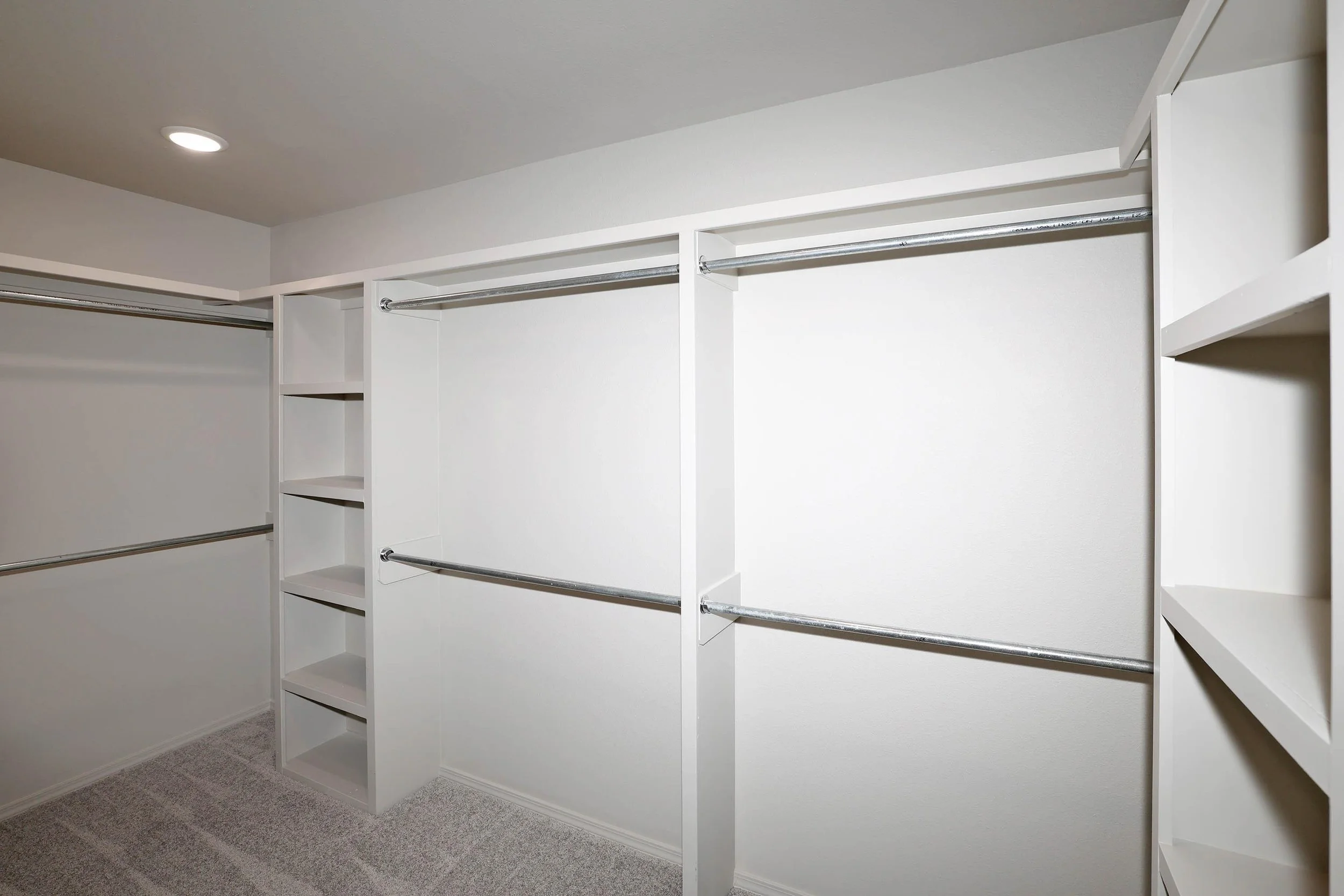21-Primary Closet.jpg