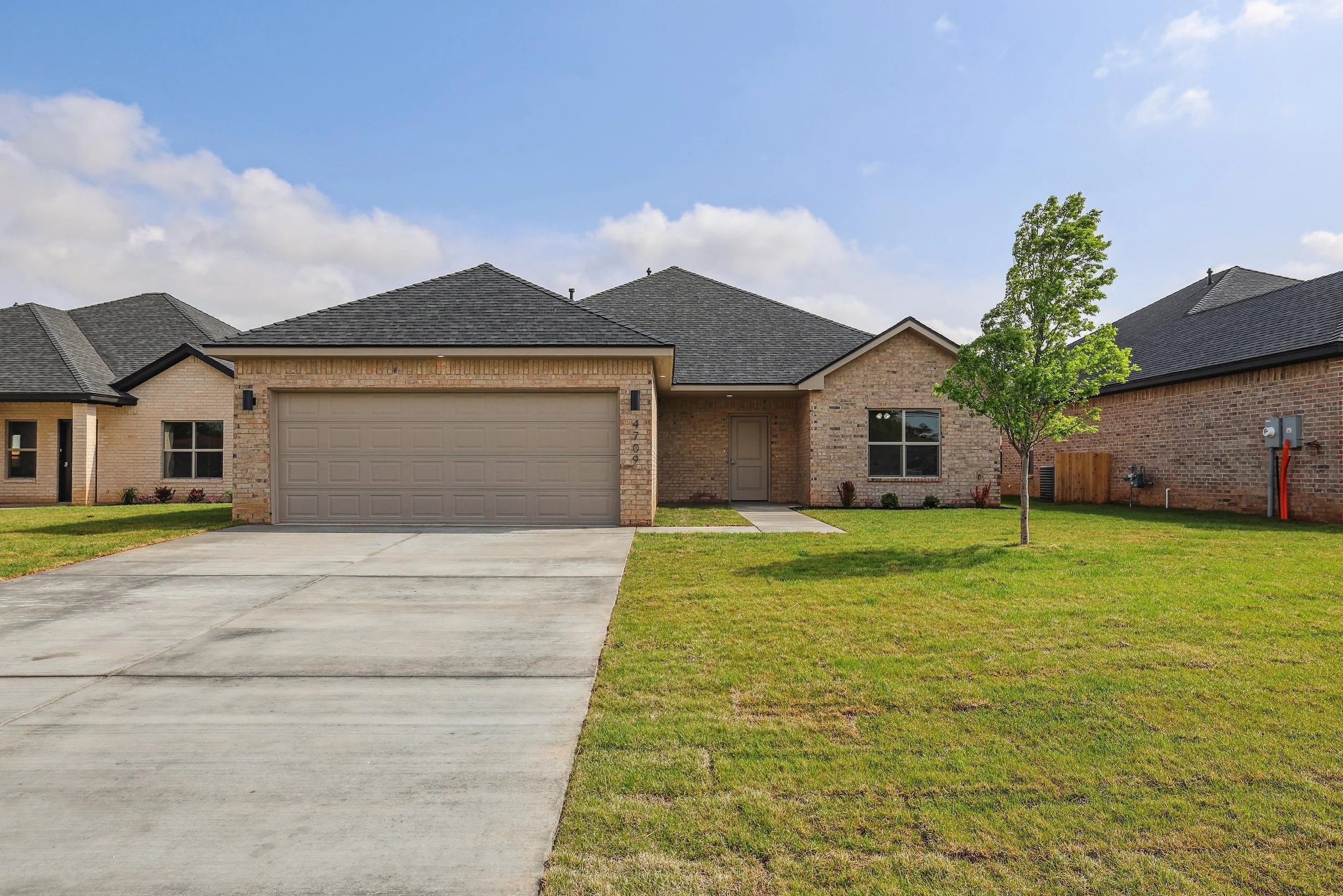 4709 Front.jpg