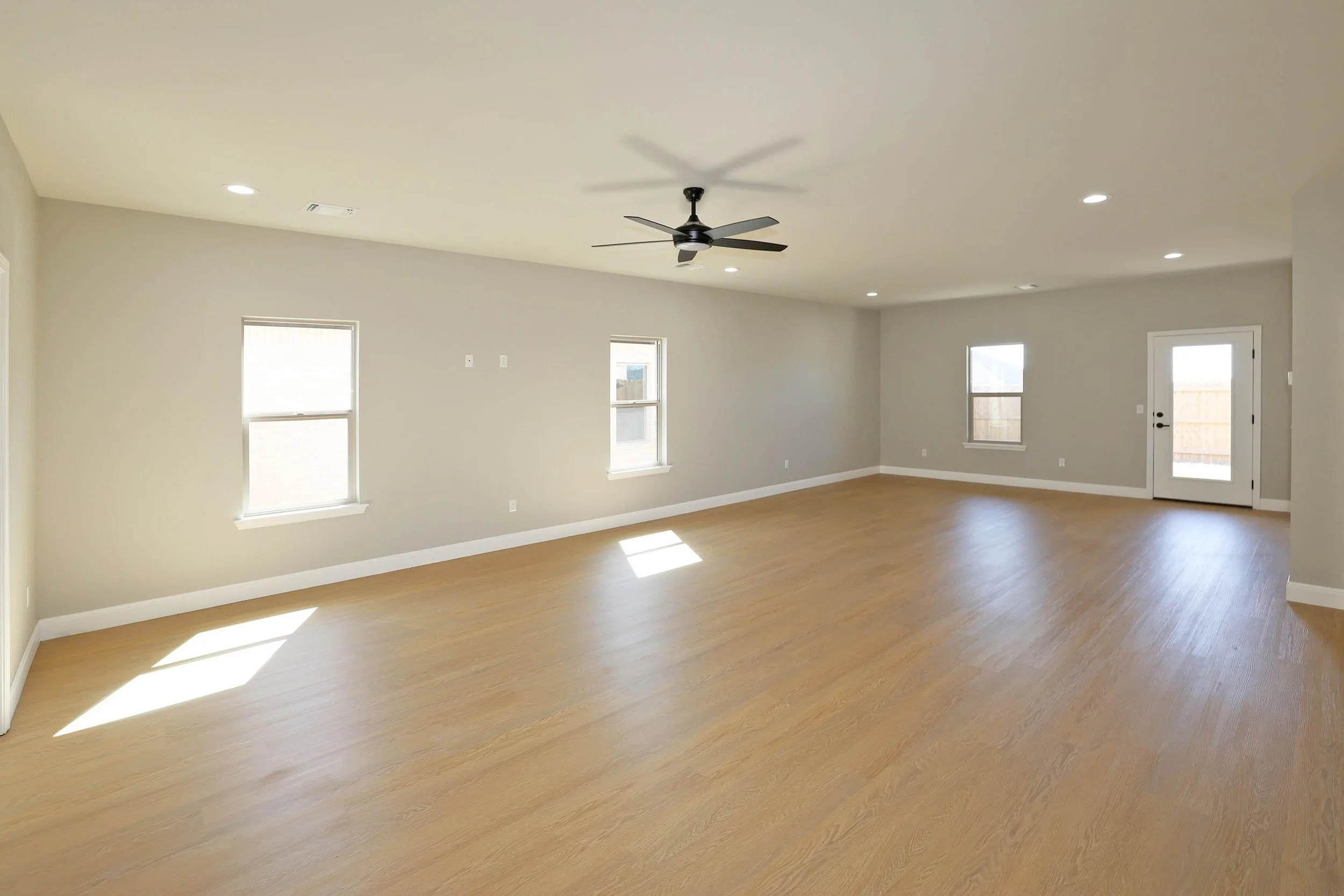 5-Living Area.jpg