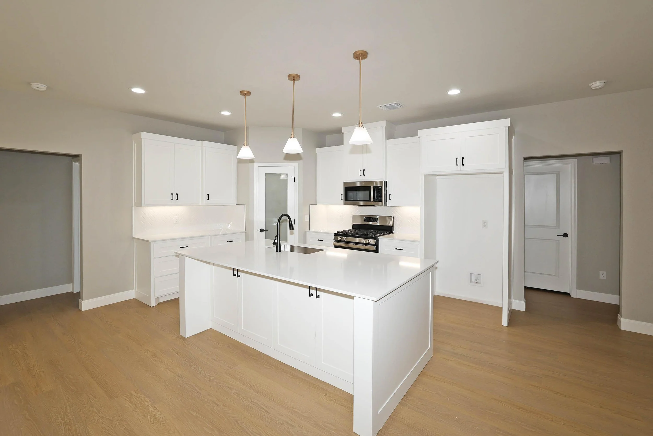 11-Kitchen.jpg