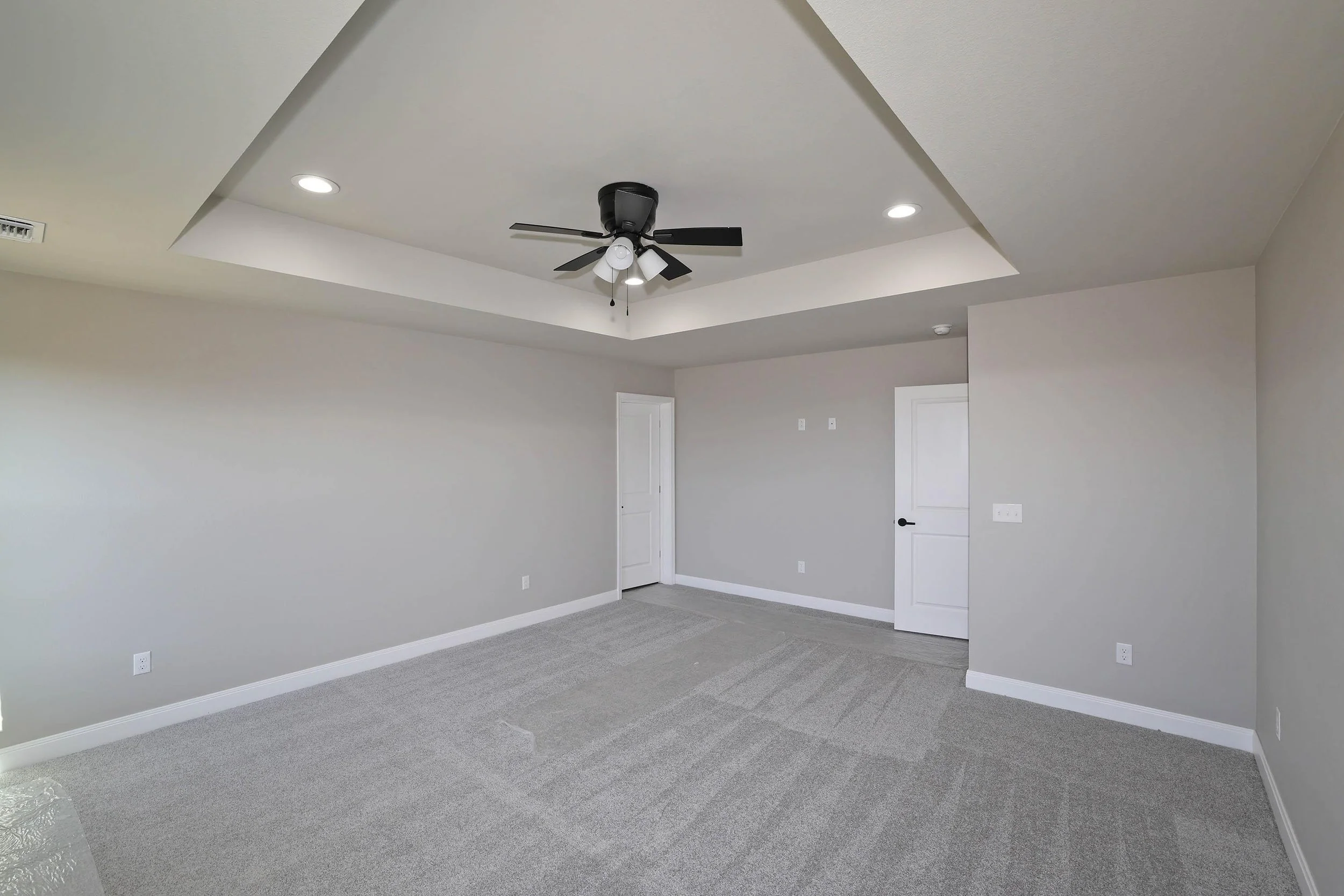 15-Primary Bedroom.jpg