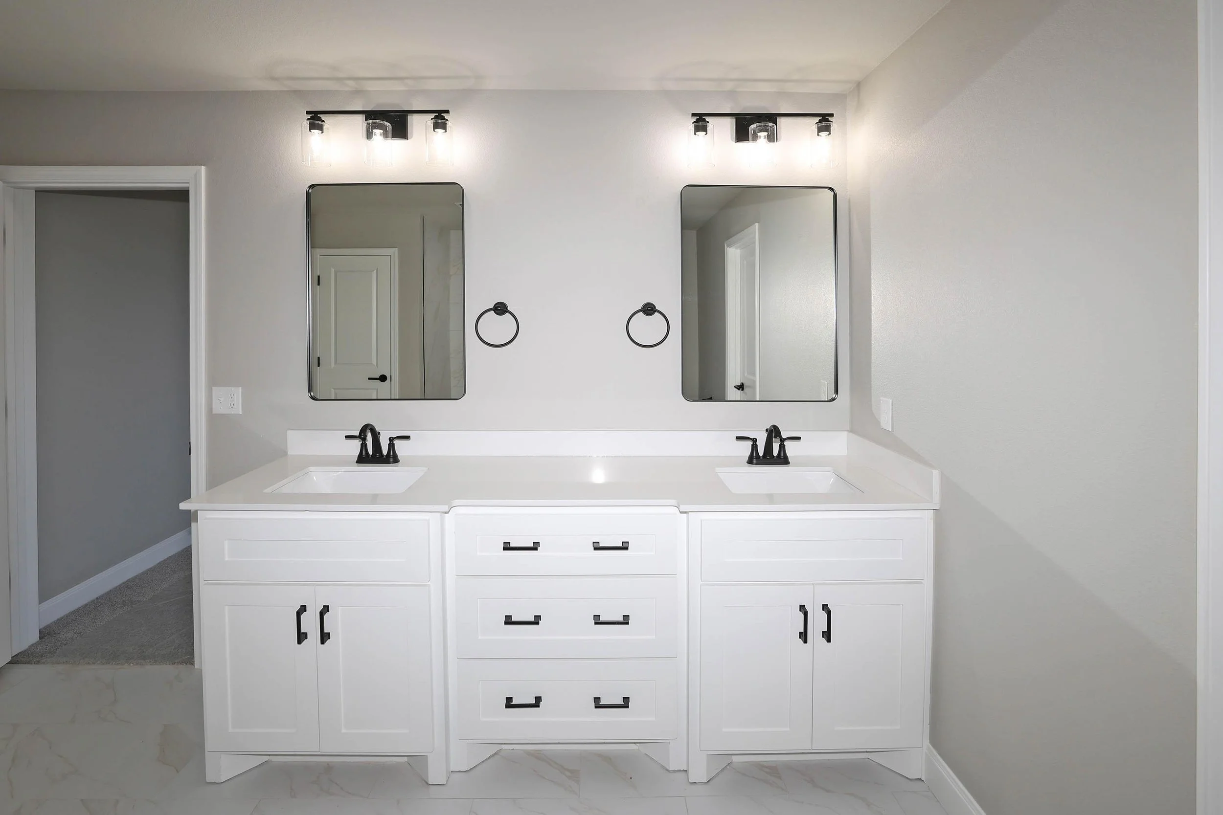 19-Primary Bath Vanity.jpg