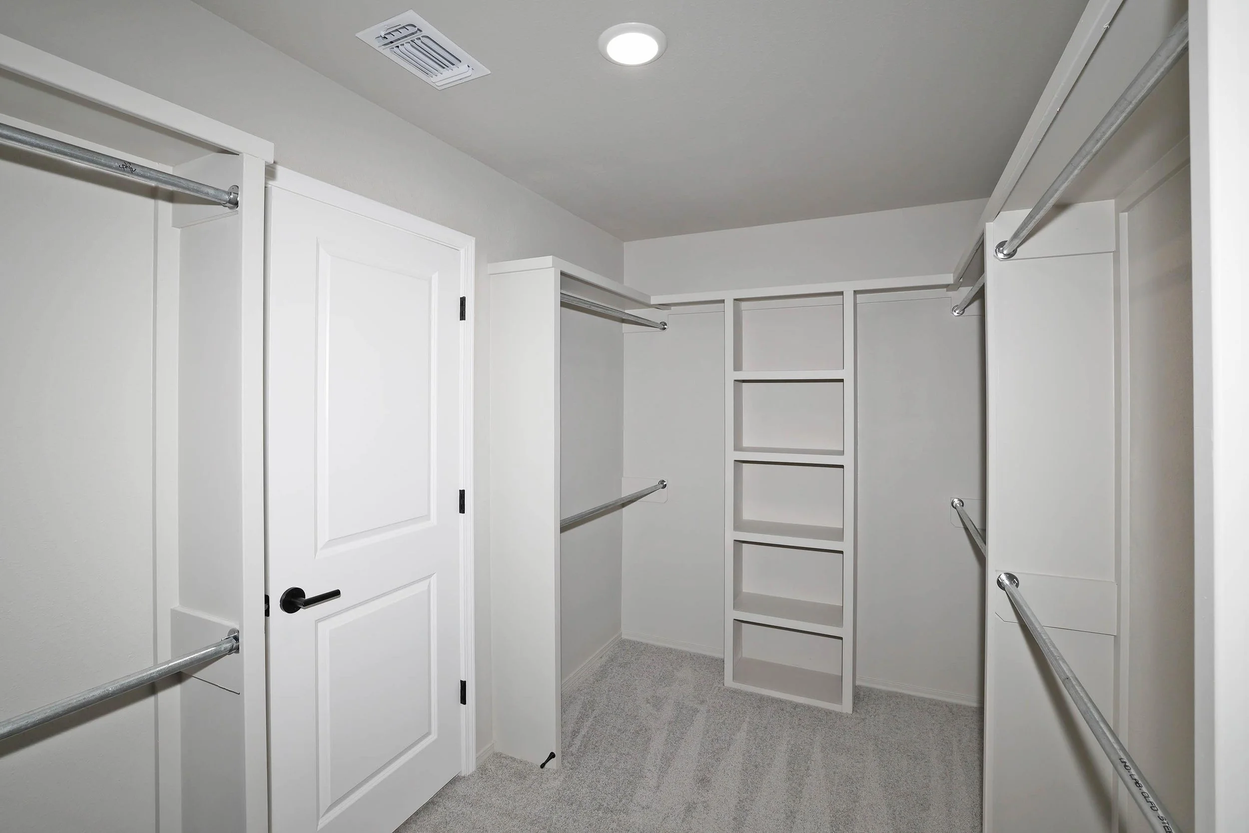 21-Primary Closet.jpg