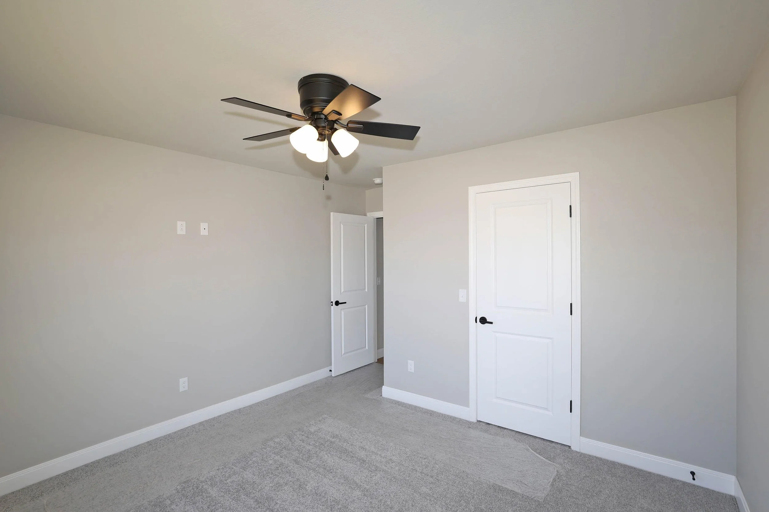 24-2nd Bedroom.jpg