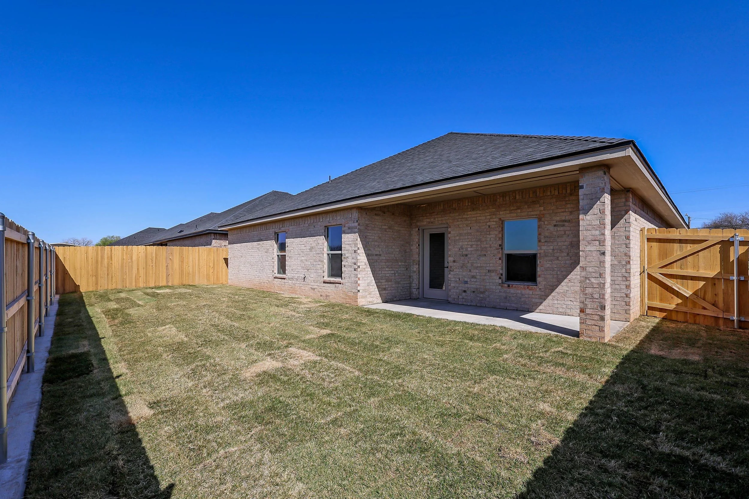 31-Backyard.jpg