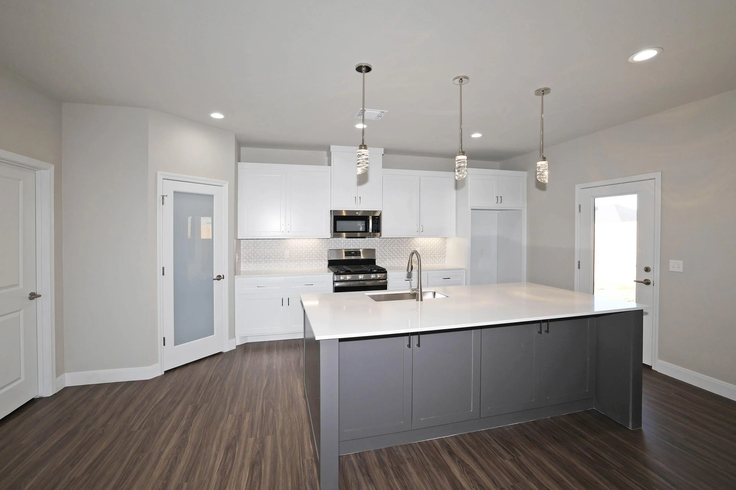 5-Kitchen.jpg
