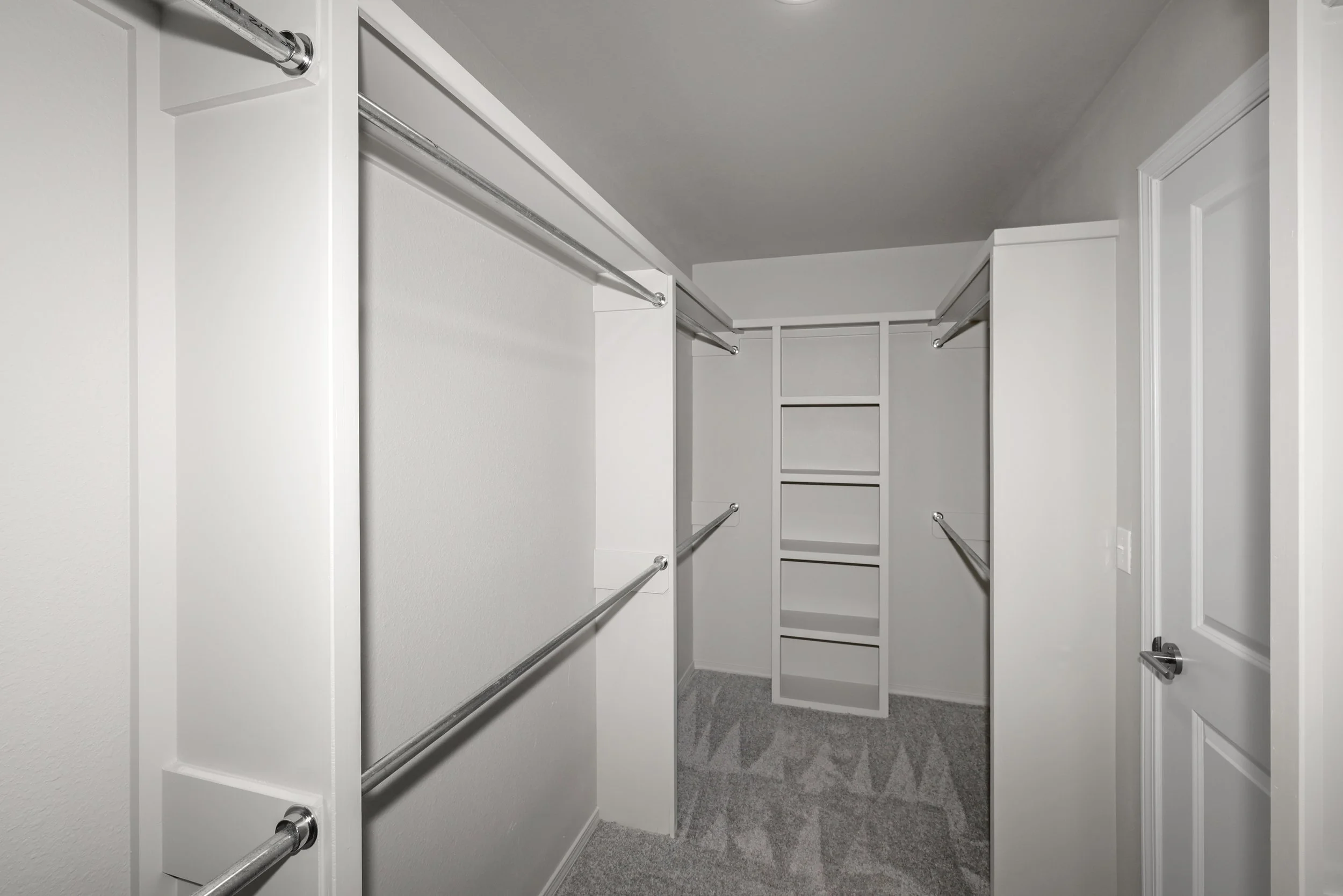 14-Primary Closet.jpg