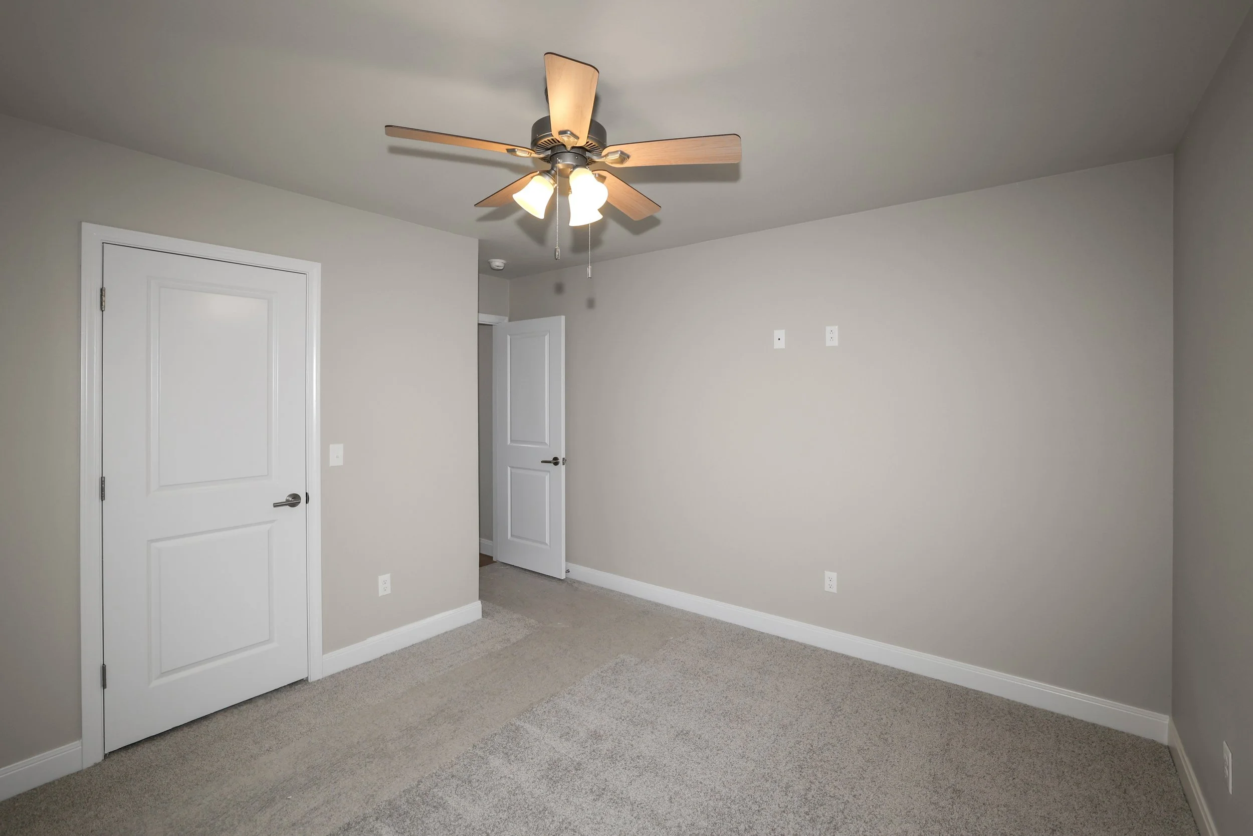 17-2nd Bedroom.jpg