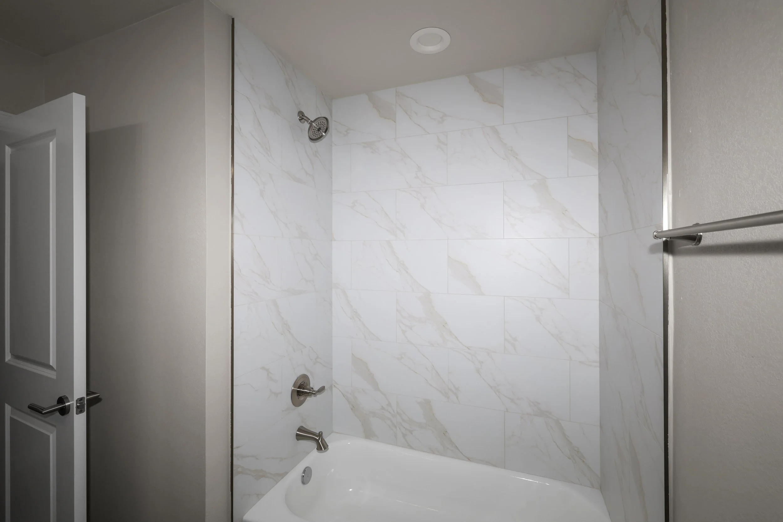 24-Bathroom.jpg
