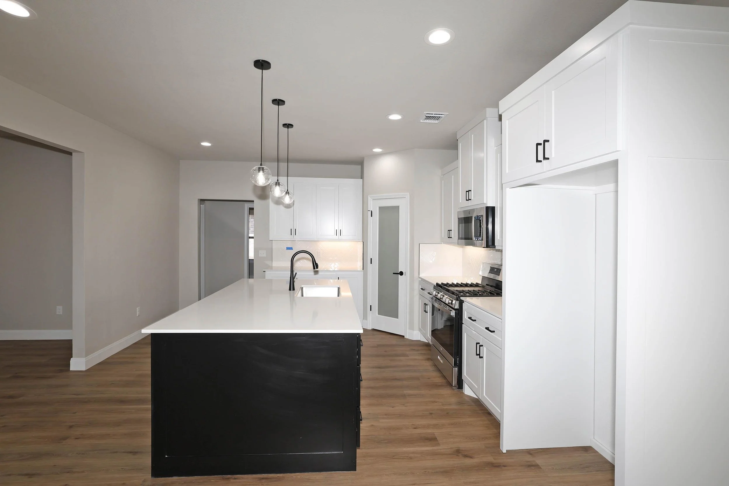 7-Kitchen.jpg