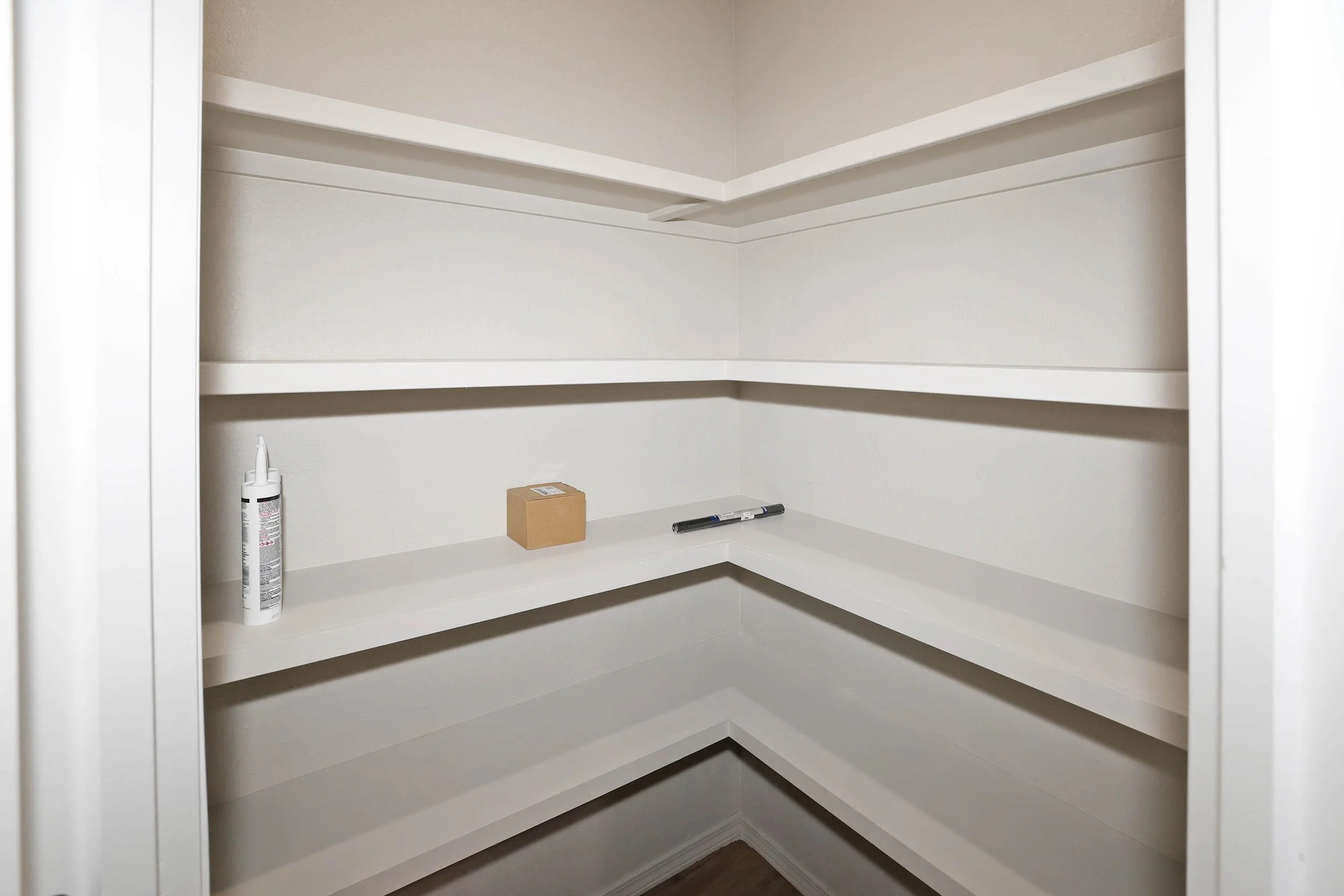 9-Kitchen Pantry.jpg