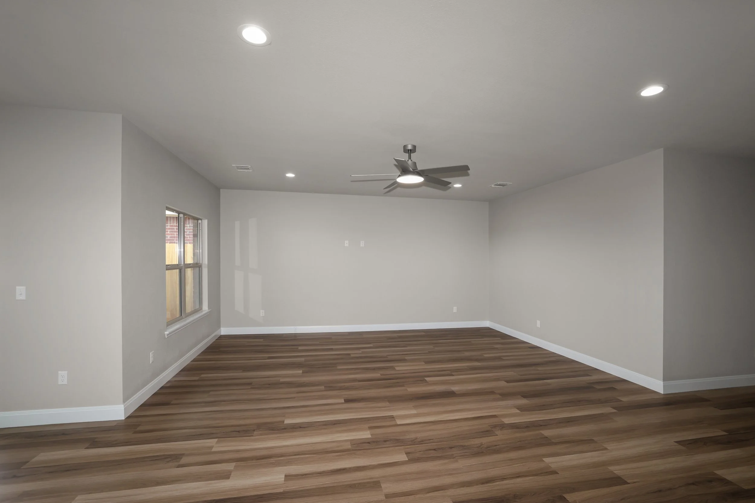 5-Living Area.jpg
