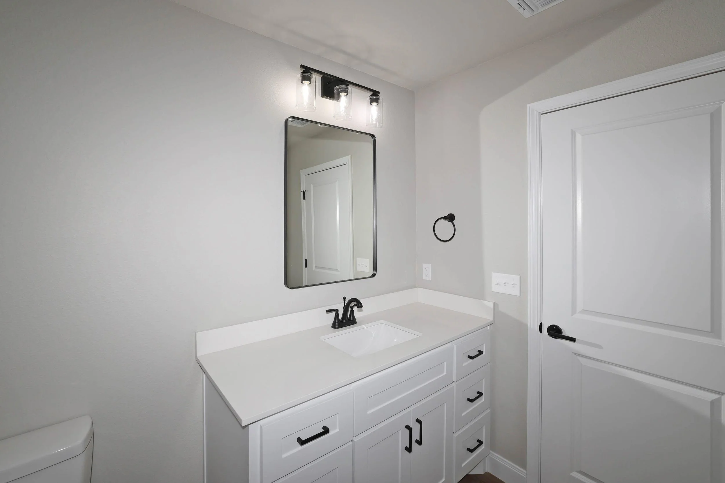22-Bathroom Vanity.jpg