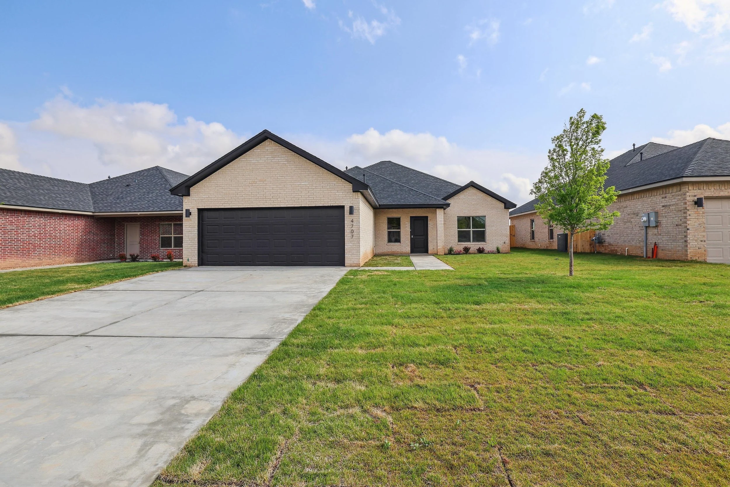 4707 Front.jpg