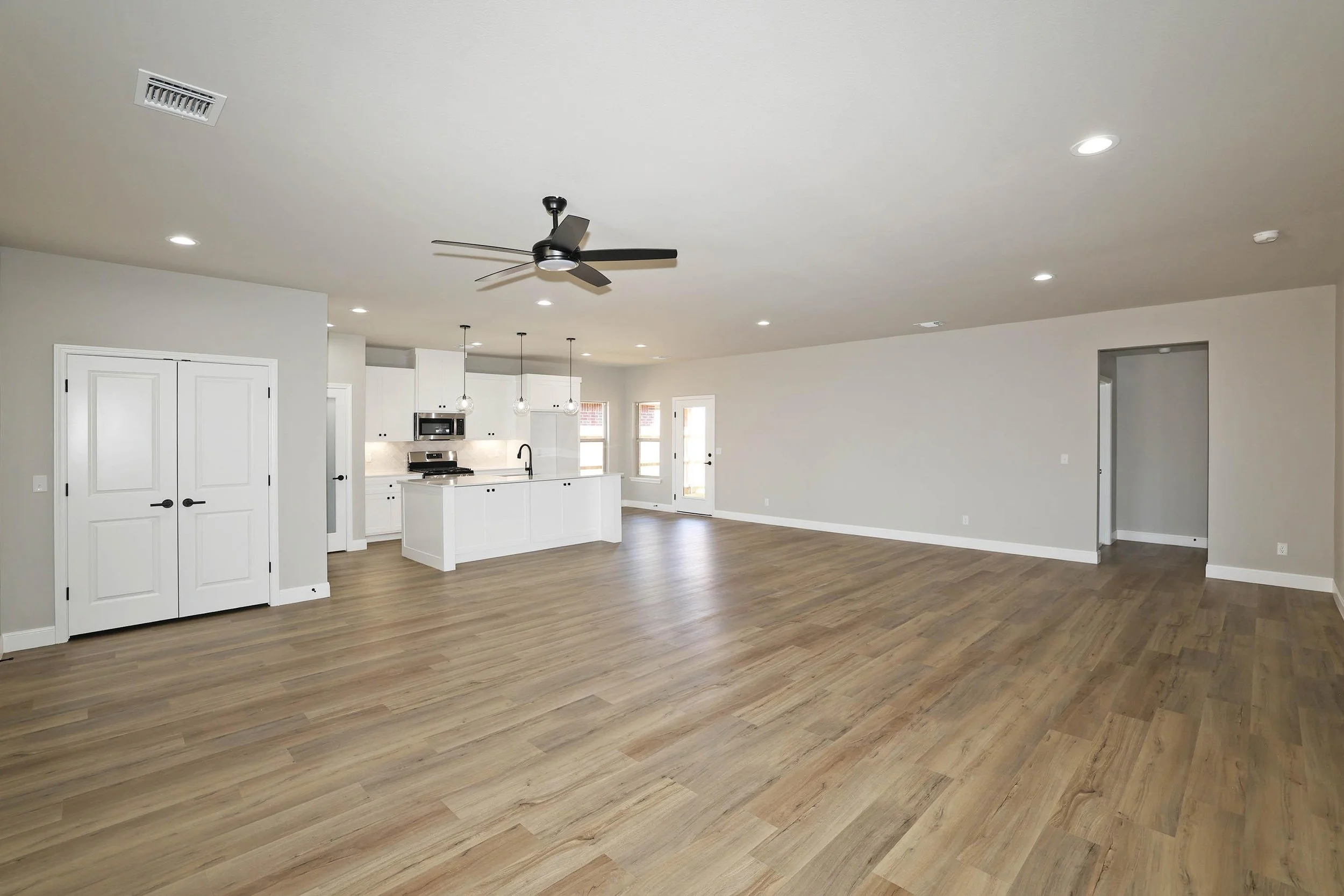5-Living Area.jpg