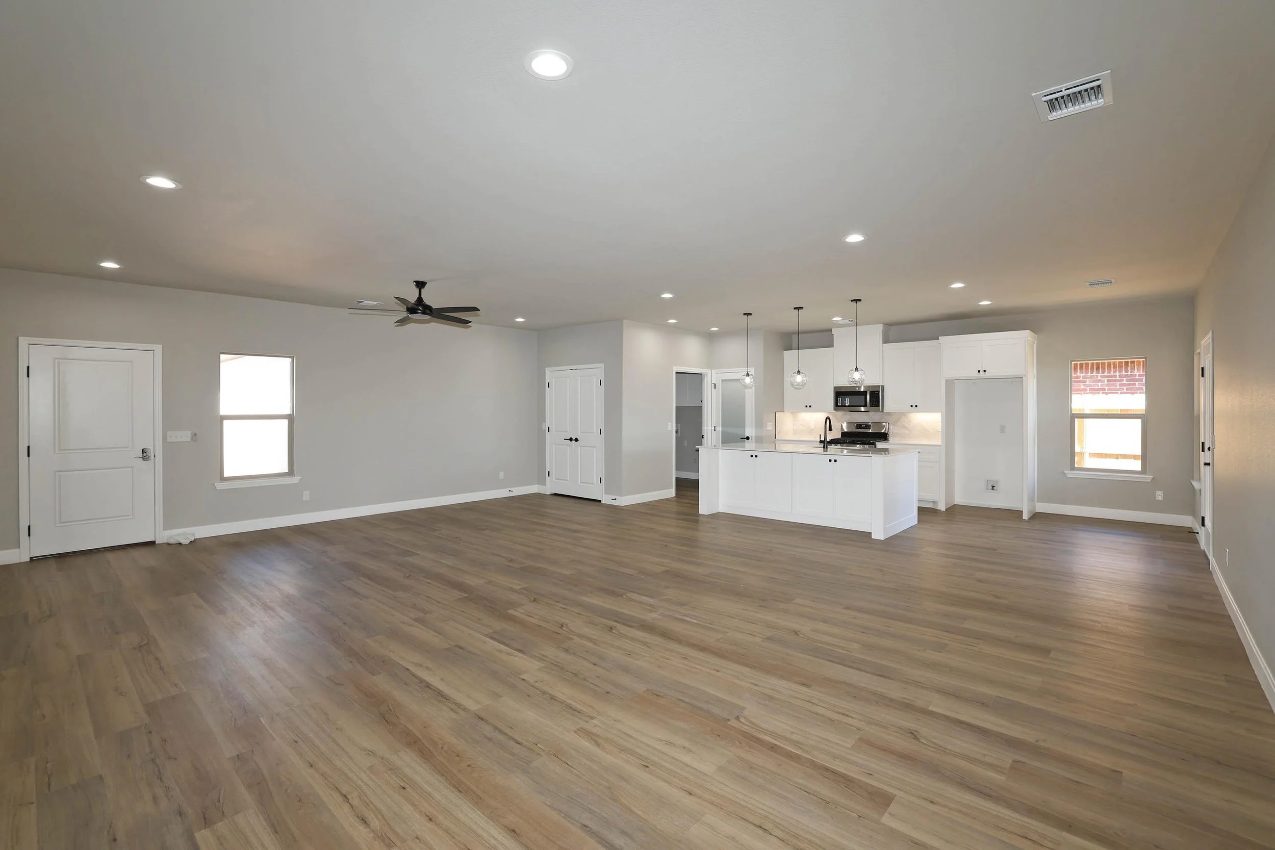 6-Living Area.jpg