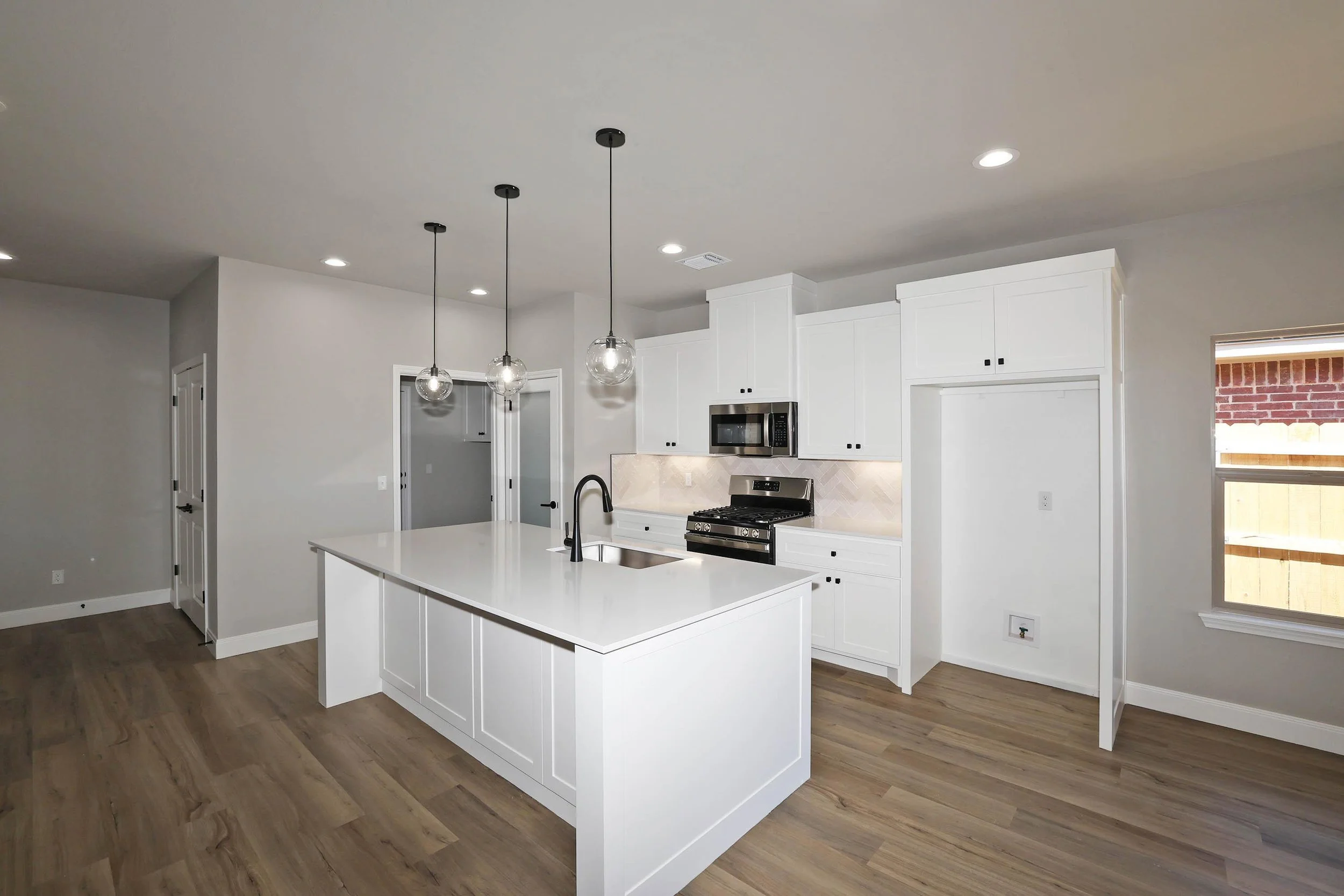 9-Kitchen.jpg