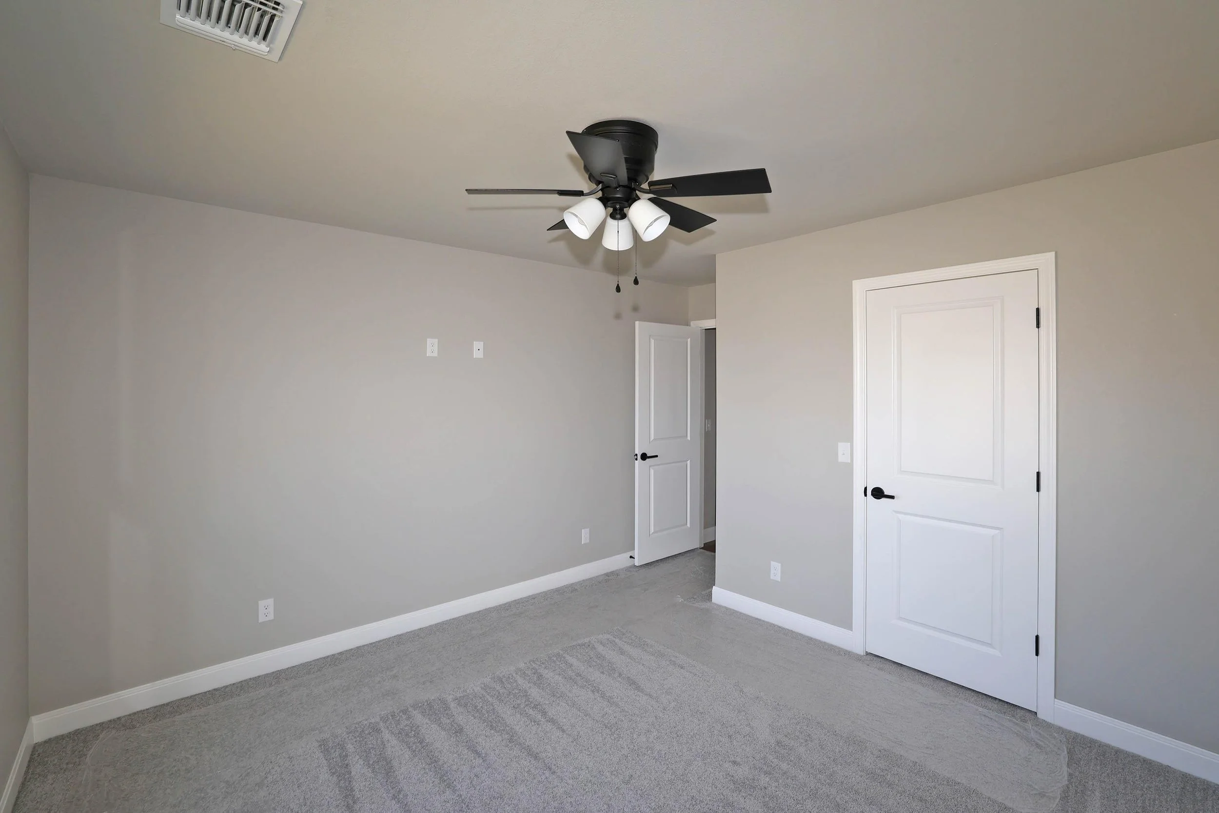 22-3rd Bedroom2.jpg