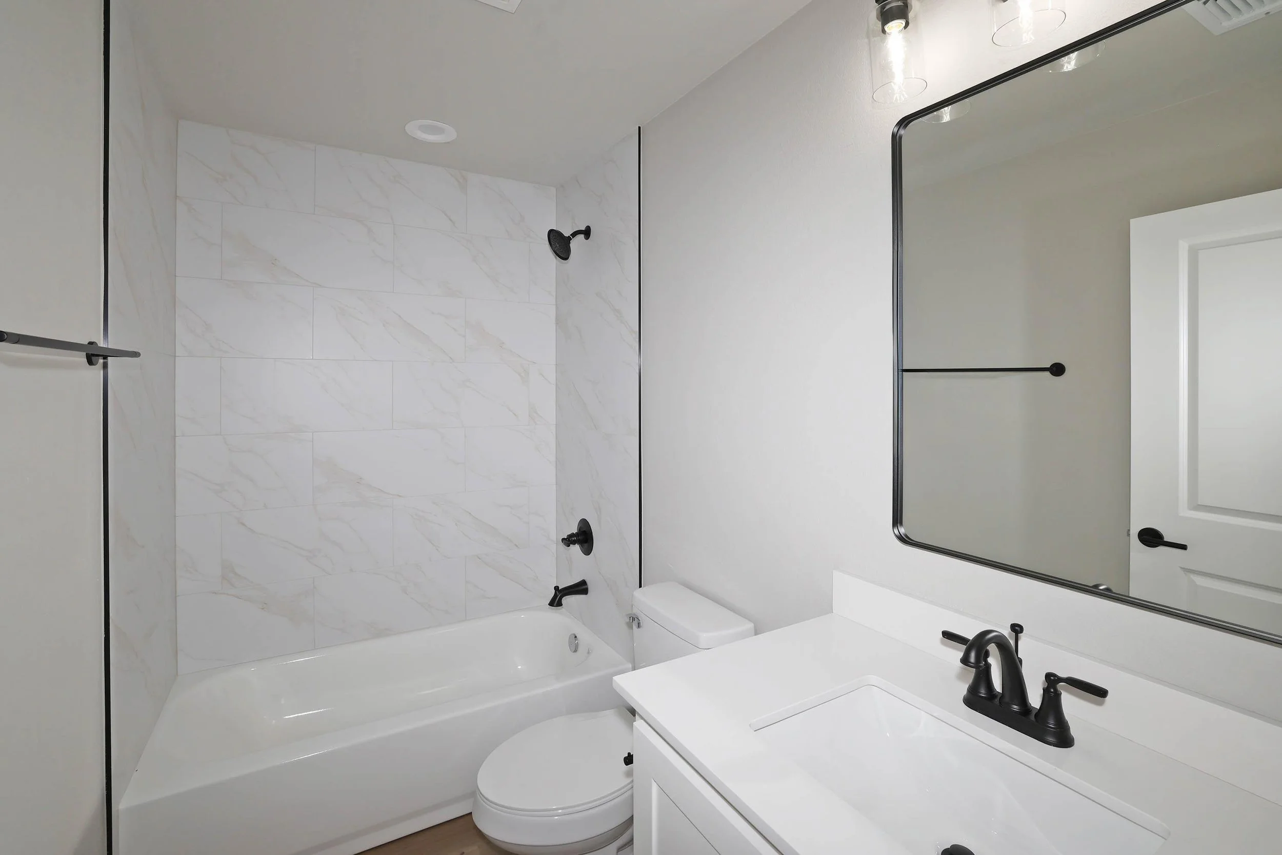 23-Bathroom.jpg