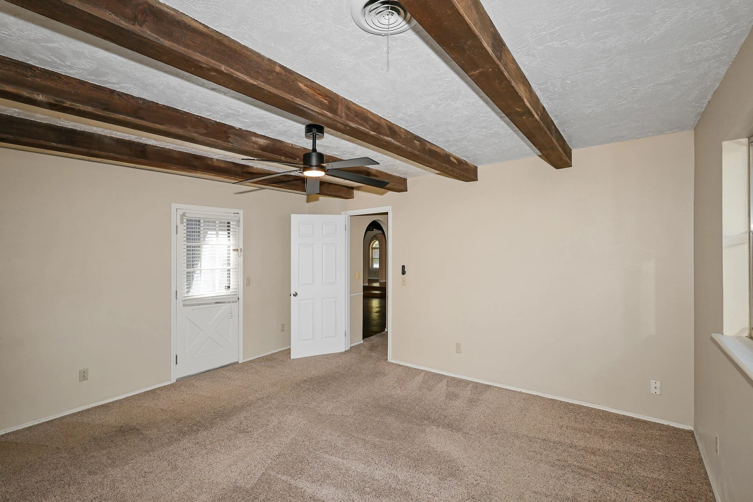 17-Primary Bedroom.jpg