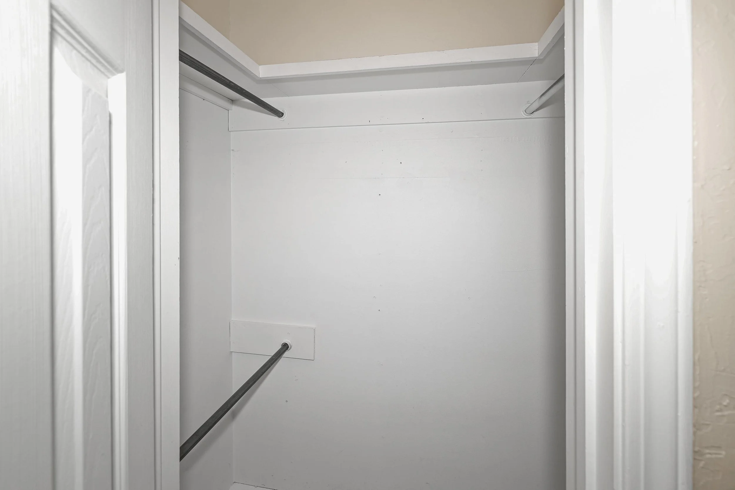 19-Primary Closet.jpg