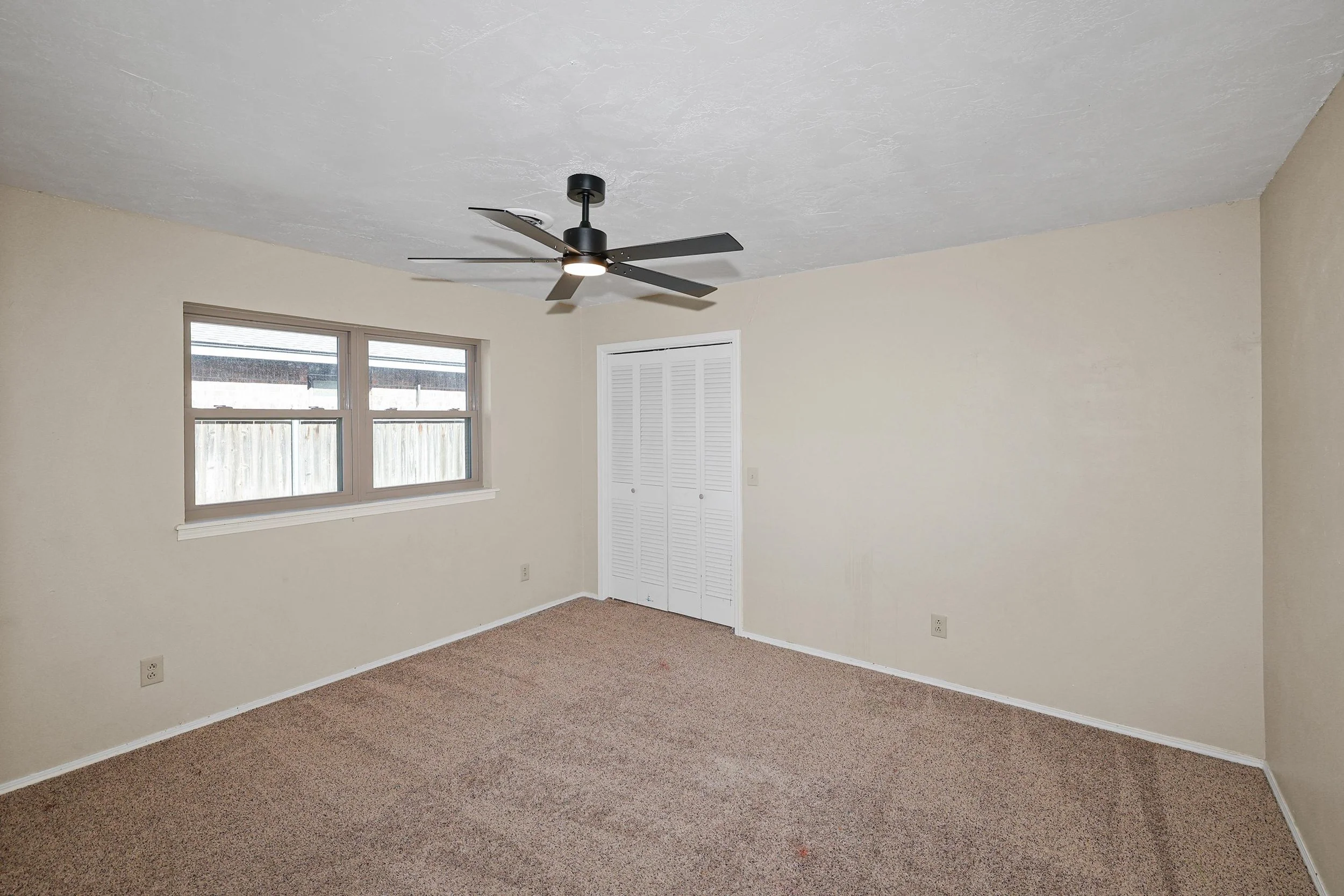 23-2nd Bedroom.jpg