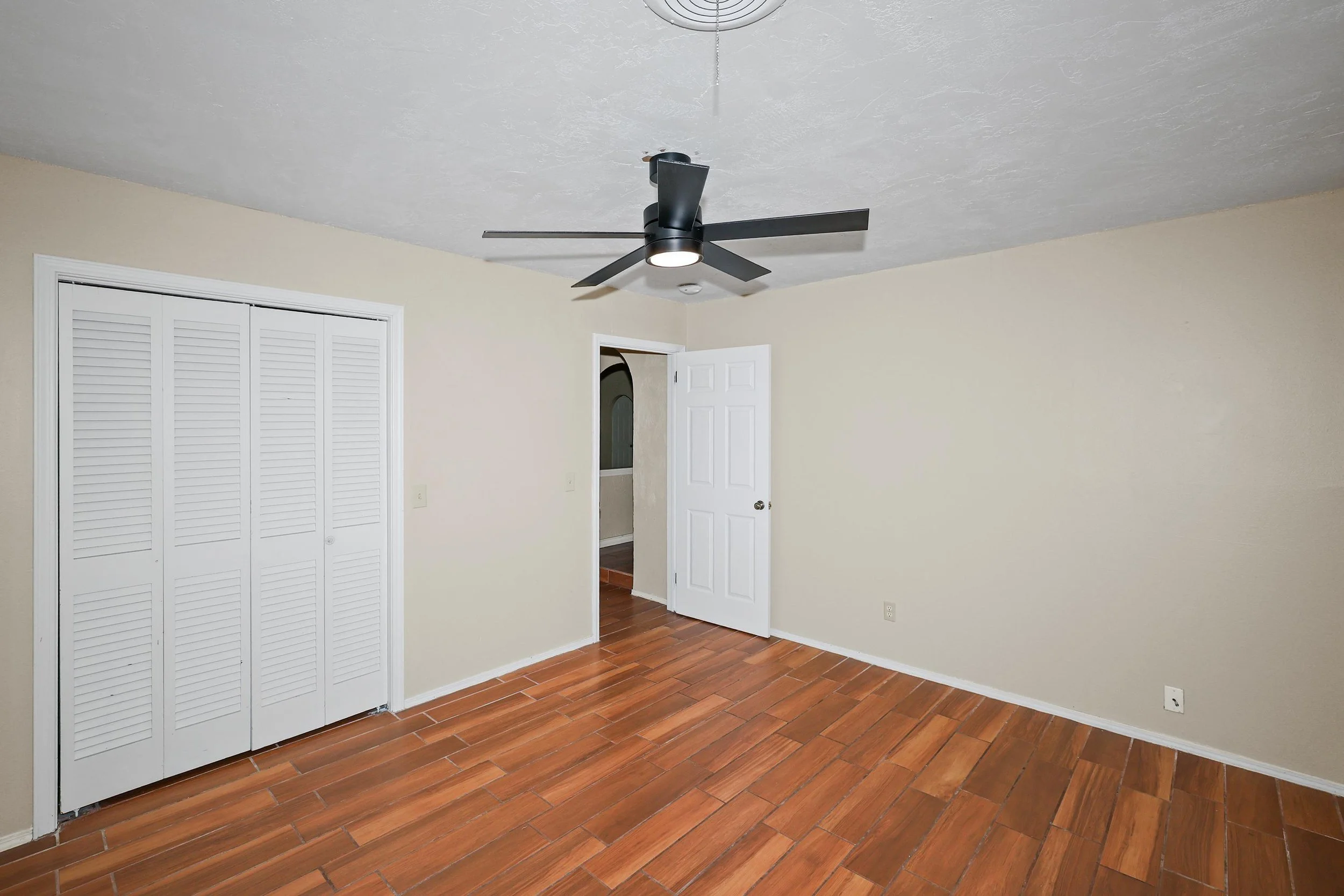 26-3rd Bedroom.jpg