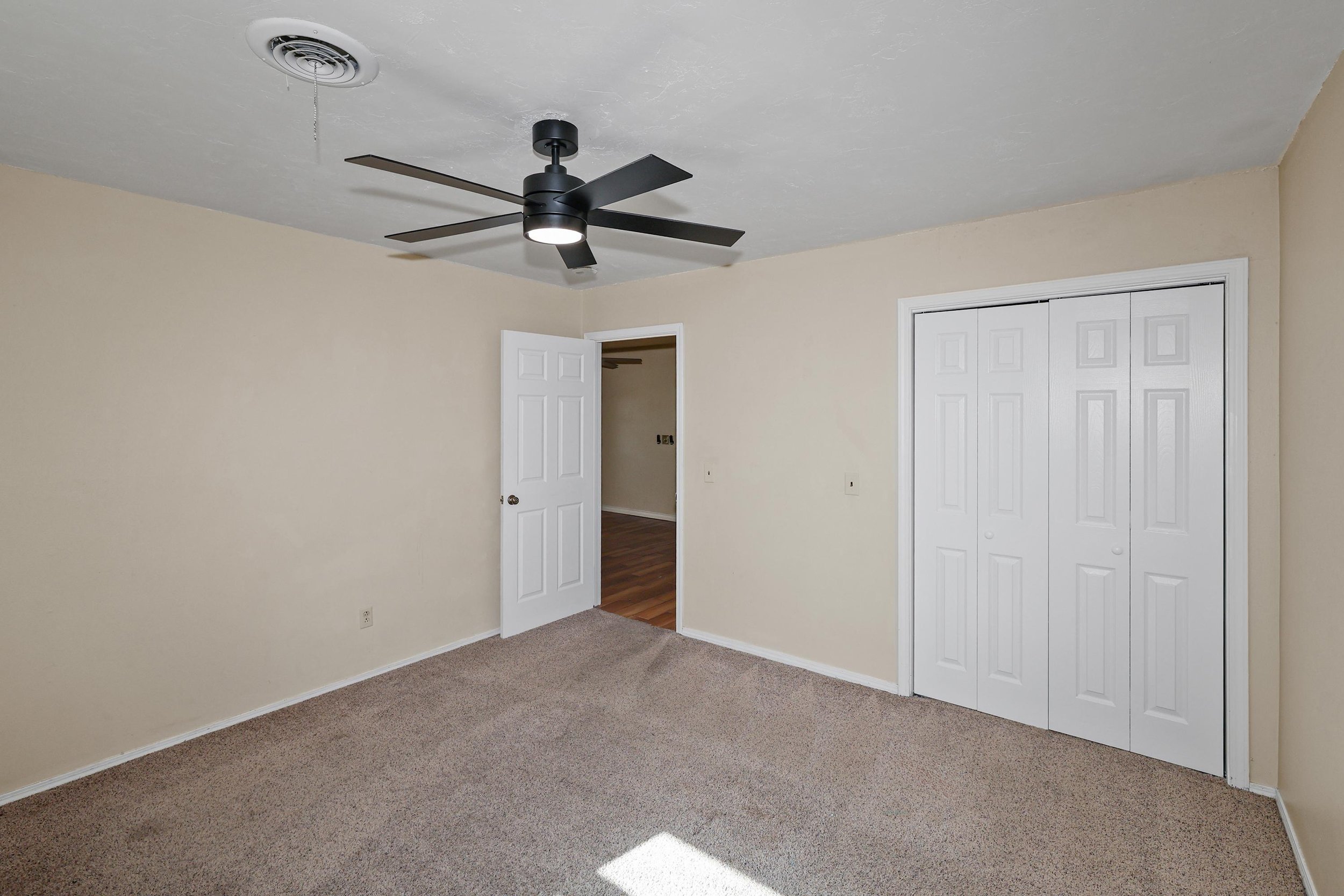 28-4th Bedroom.jpg