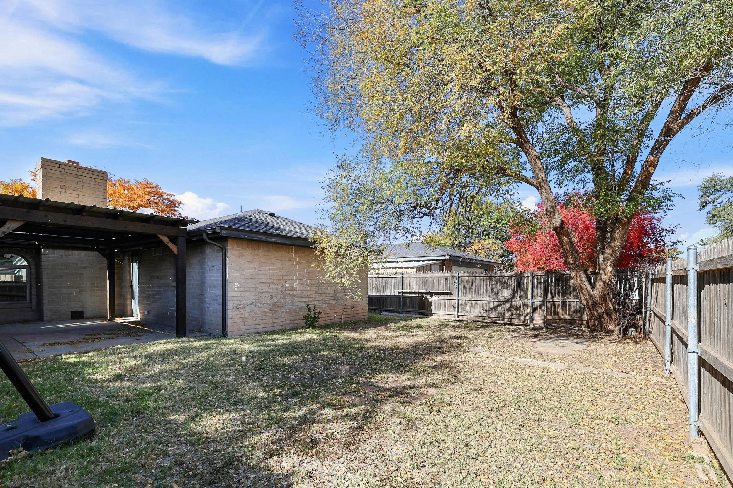 37-Backyard.jpg
