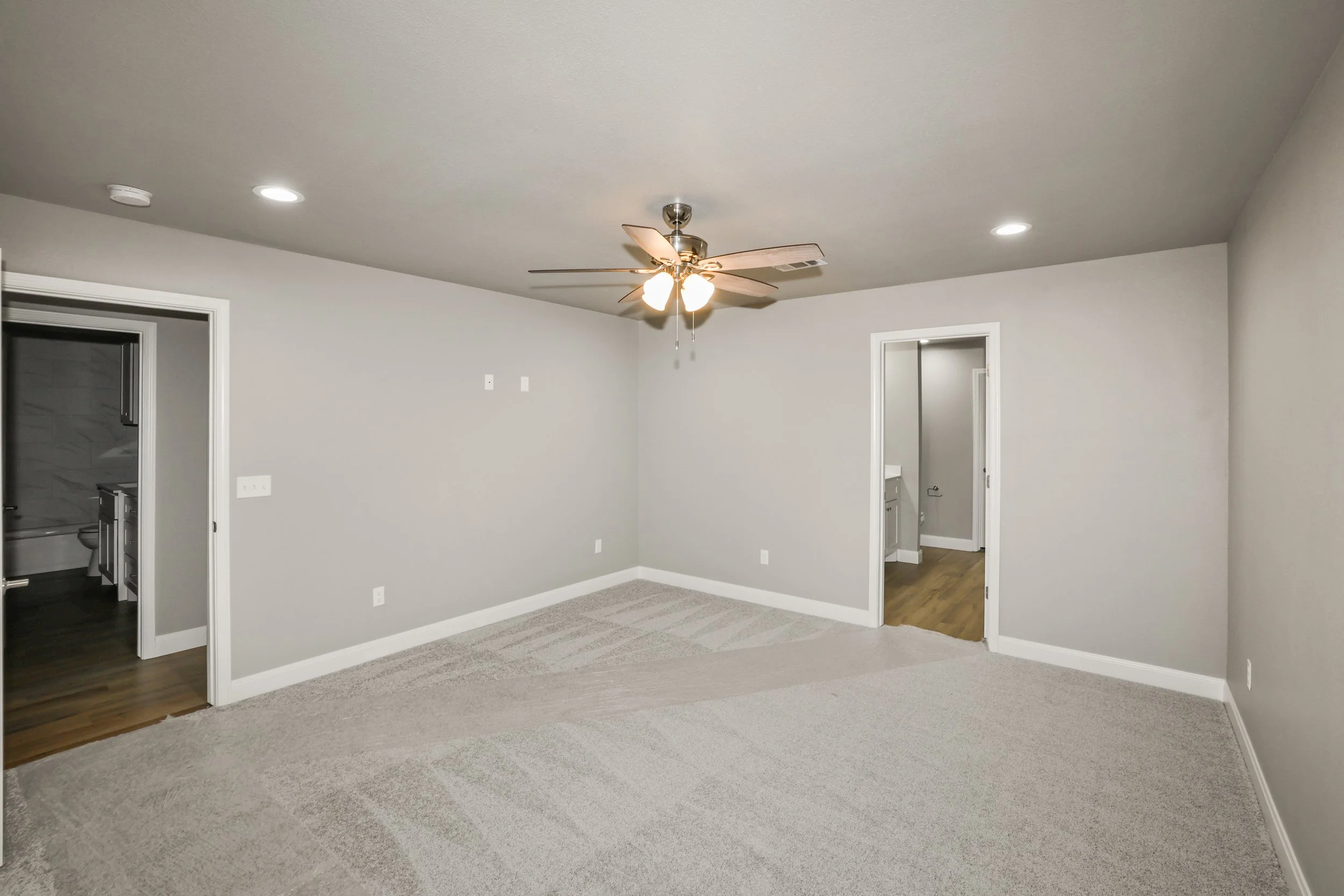 12-Primary Bedroom.jpg